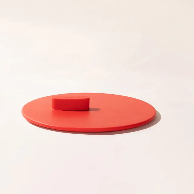 made-in-silicone-universal-lid-one-lid-for-dutch-ovens-stock-pots-saut-pans-sauc image 1
