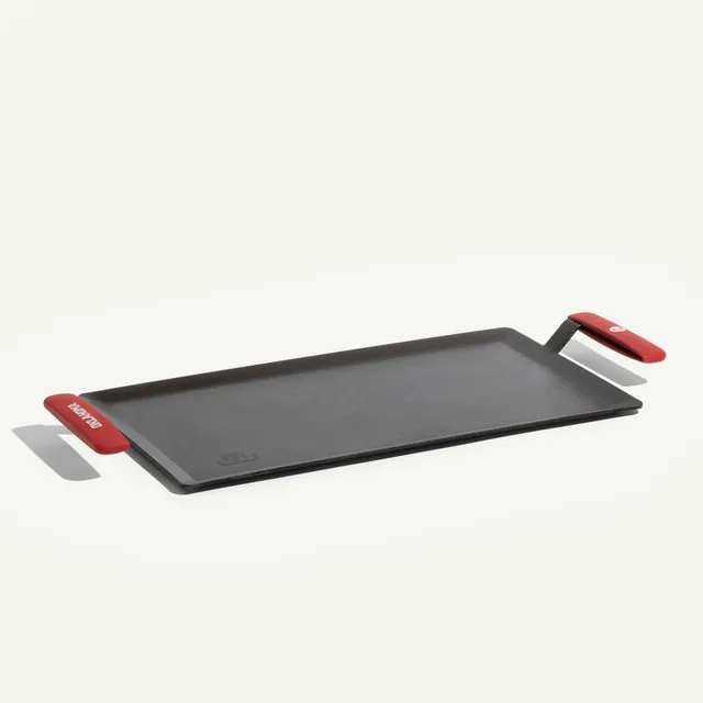 made-in-4mm-carbon-steel-griddle-with-university-of-oklahoma-silicone-handle-sle image 1