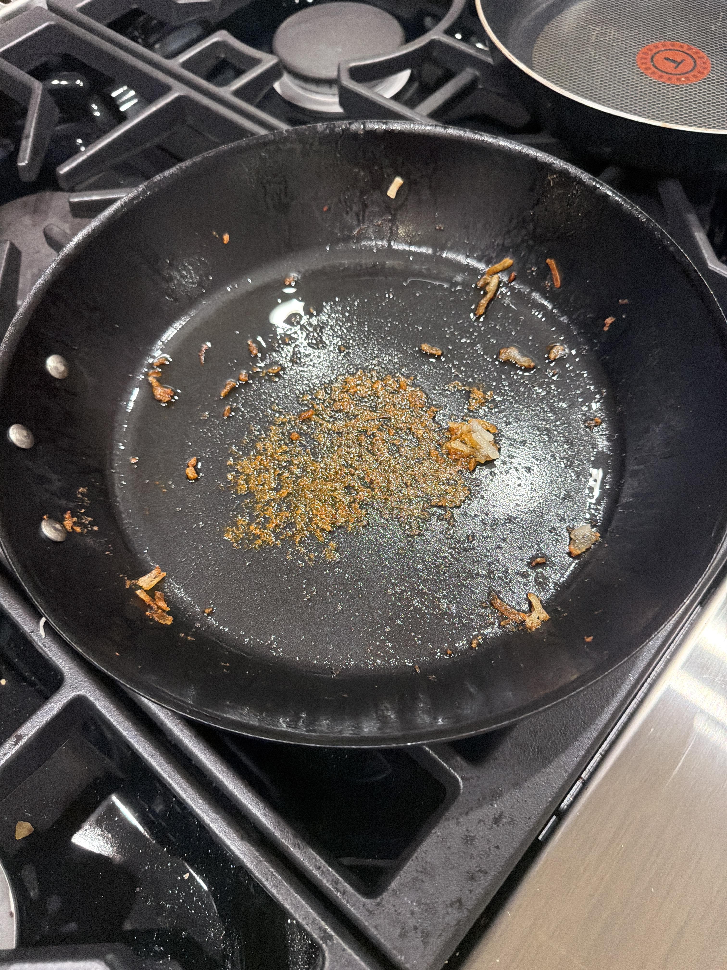 Good pan, arrived slightly uneven seasoning