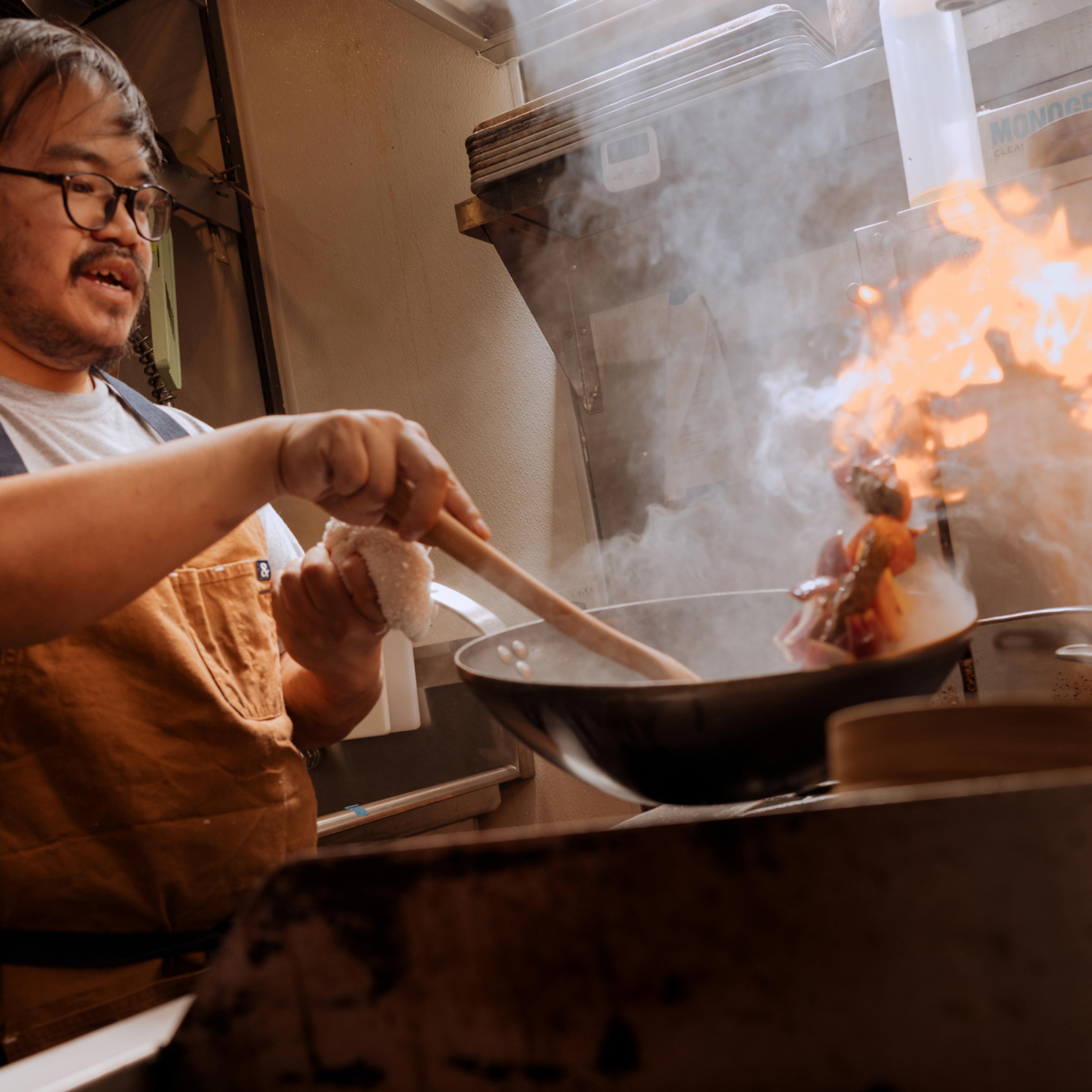 made-in-factory-seconds-blue-carbon-steel-wok image 3