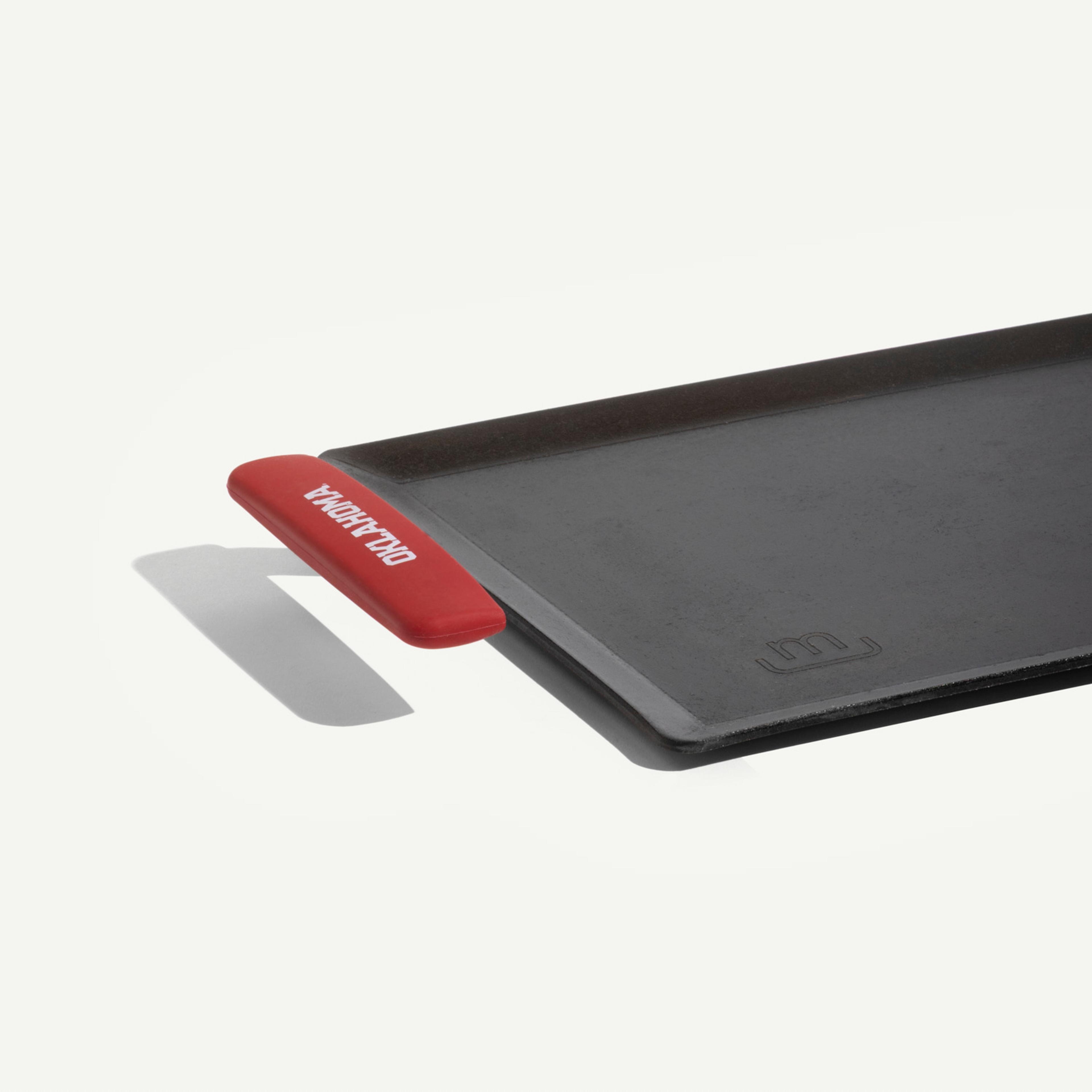 made-in-4mm-carbon-steel-griddle-with-university-of-oklahoma-silicone-handle-sle image 2