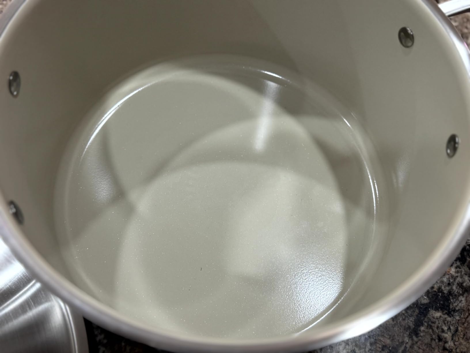 Excellent pot, big on the stove