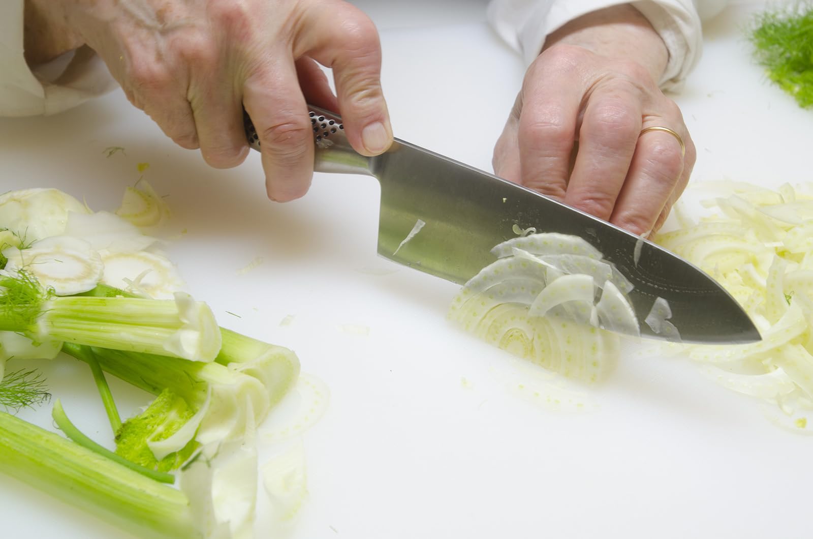 global-g-581415-3-piece-knife-set-6-chef-s-6-serrated-utility-3-paring image 2