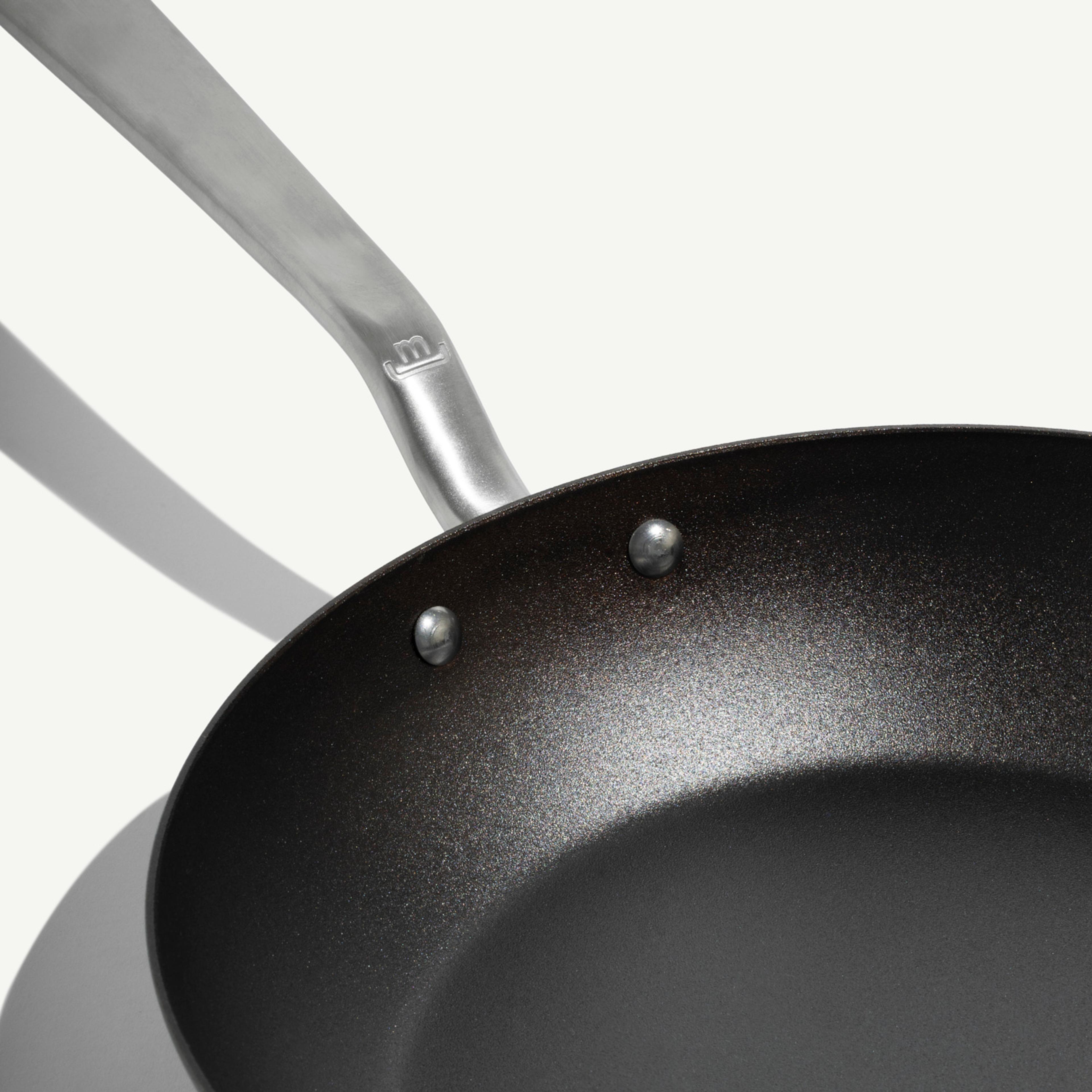 made-in-seasoned-carbon-steel-frying-pan-pre-seasoned-naturally-non-stick-skille image 5