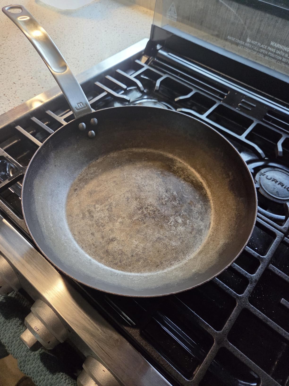 Good pans, seasoning uneven
