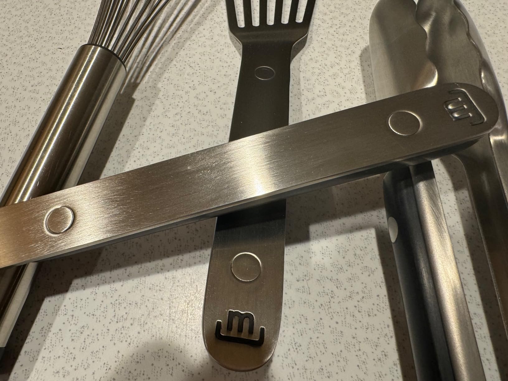 Tongs spring weakened