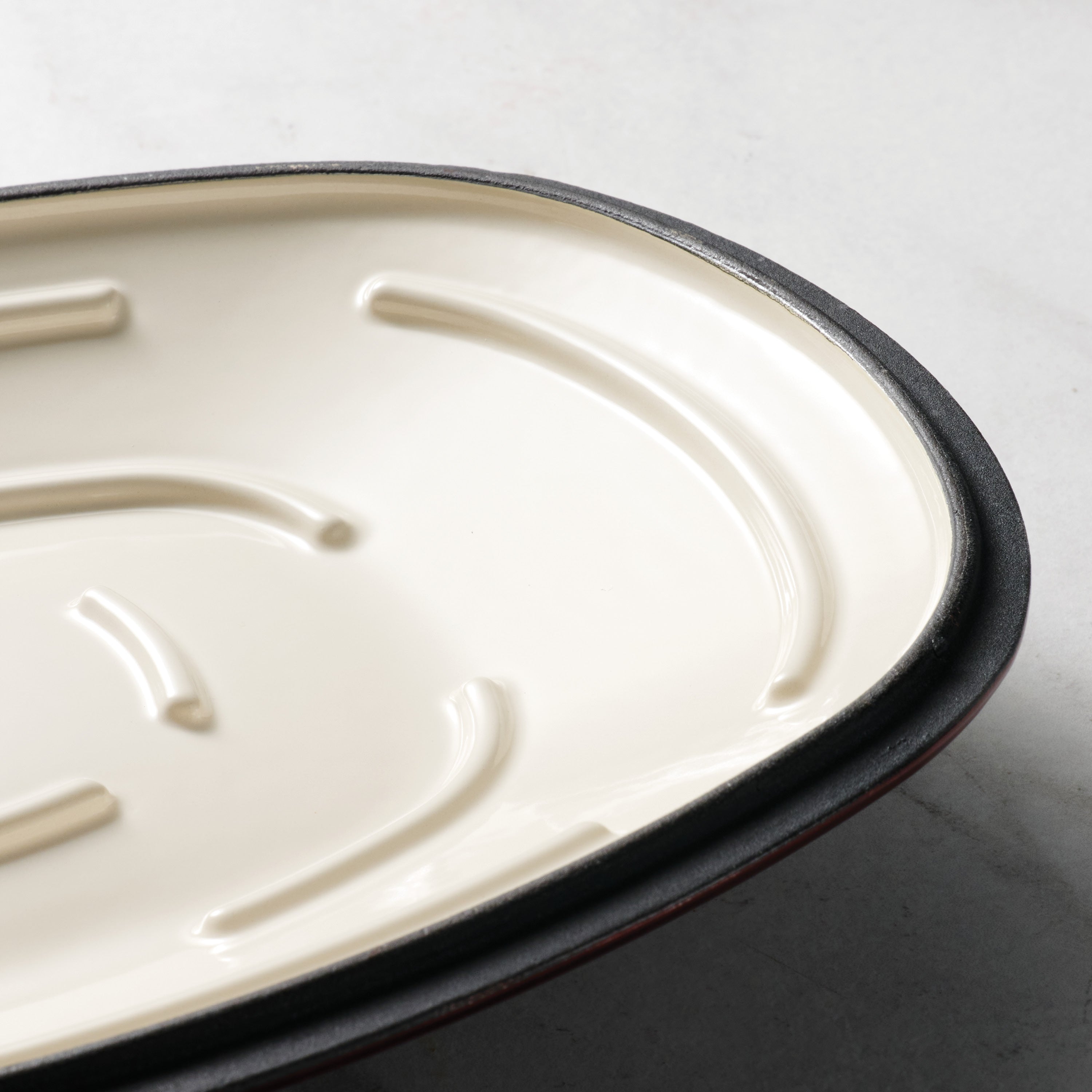 tramontina-7-quart-oval-enameled-cast-iron-dutch-oven-three-coat-porcelain-ename image 7