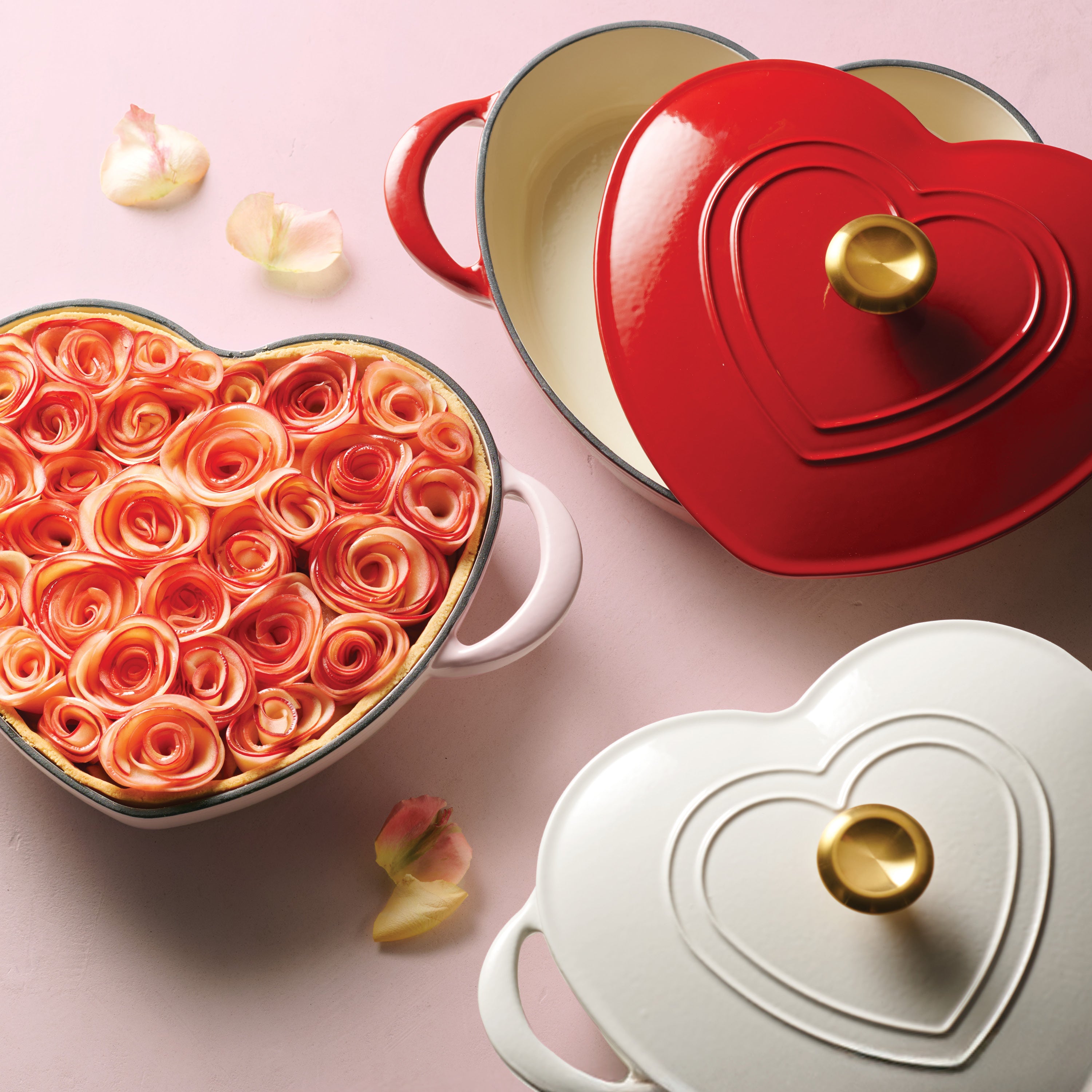 tramontina-3-quart-heart-shape-enameled-cast-iron-dutch-oven-heavy-gauge-shallow image 4