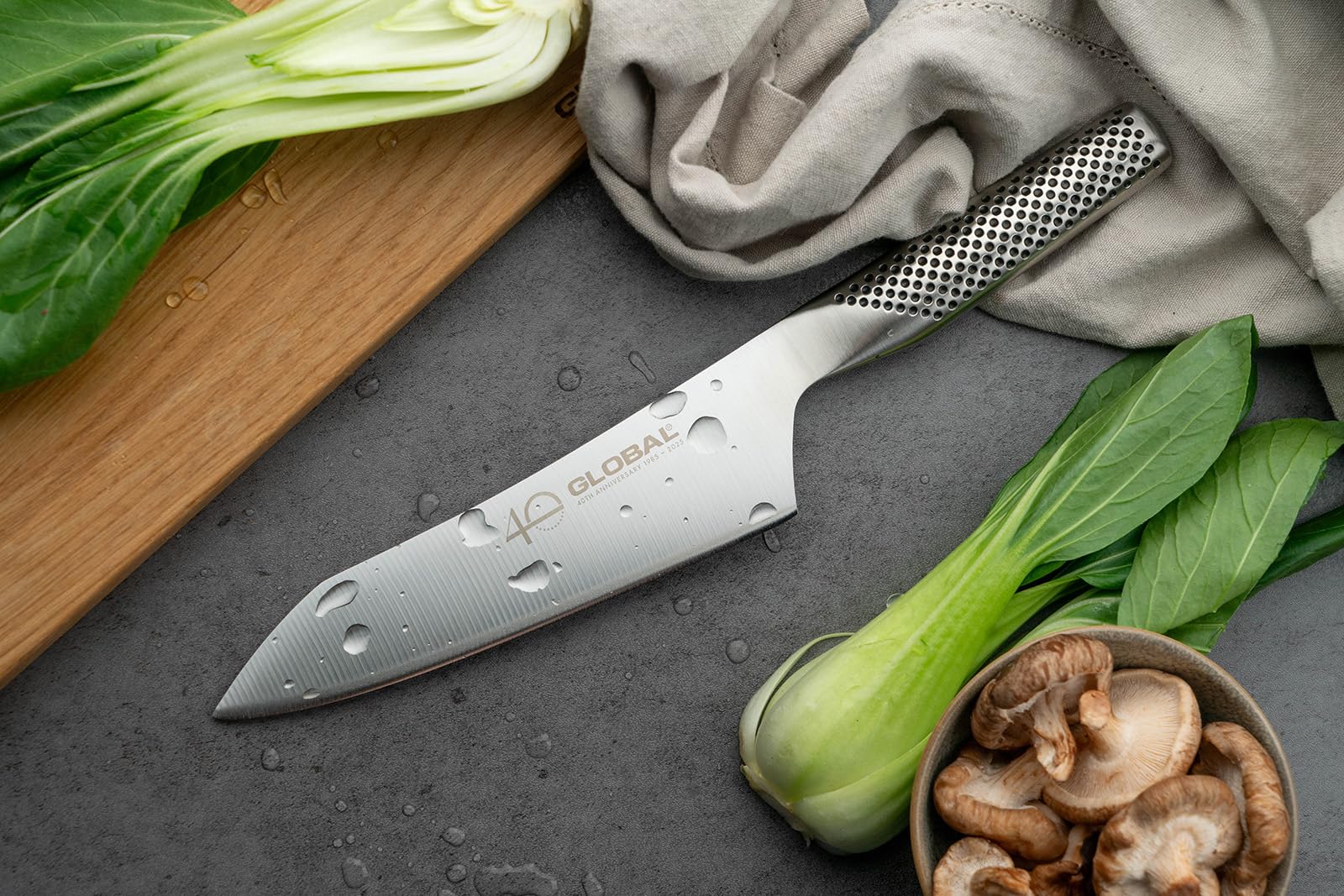 global-40th-anniversary-g-4-ab-7-asian-chef-s-knife-cromova-18-stainless-steel-c image 2