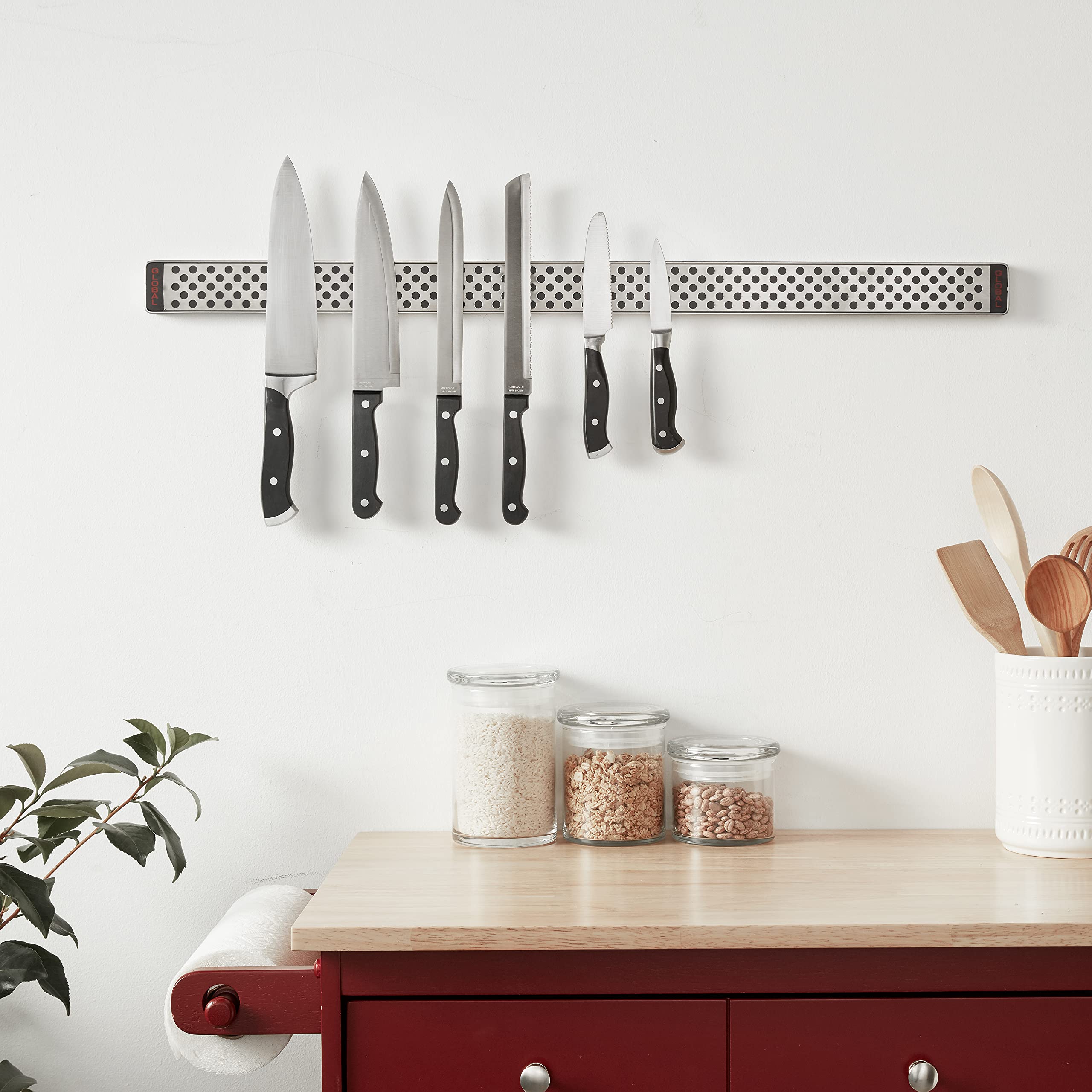 global-g-42-81-32-inch-stainless-steel-wall-magnetic-knife-bar image 5