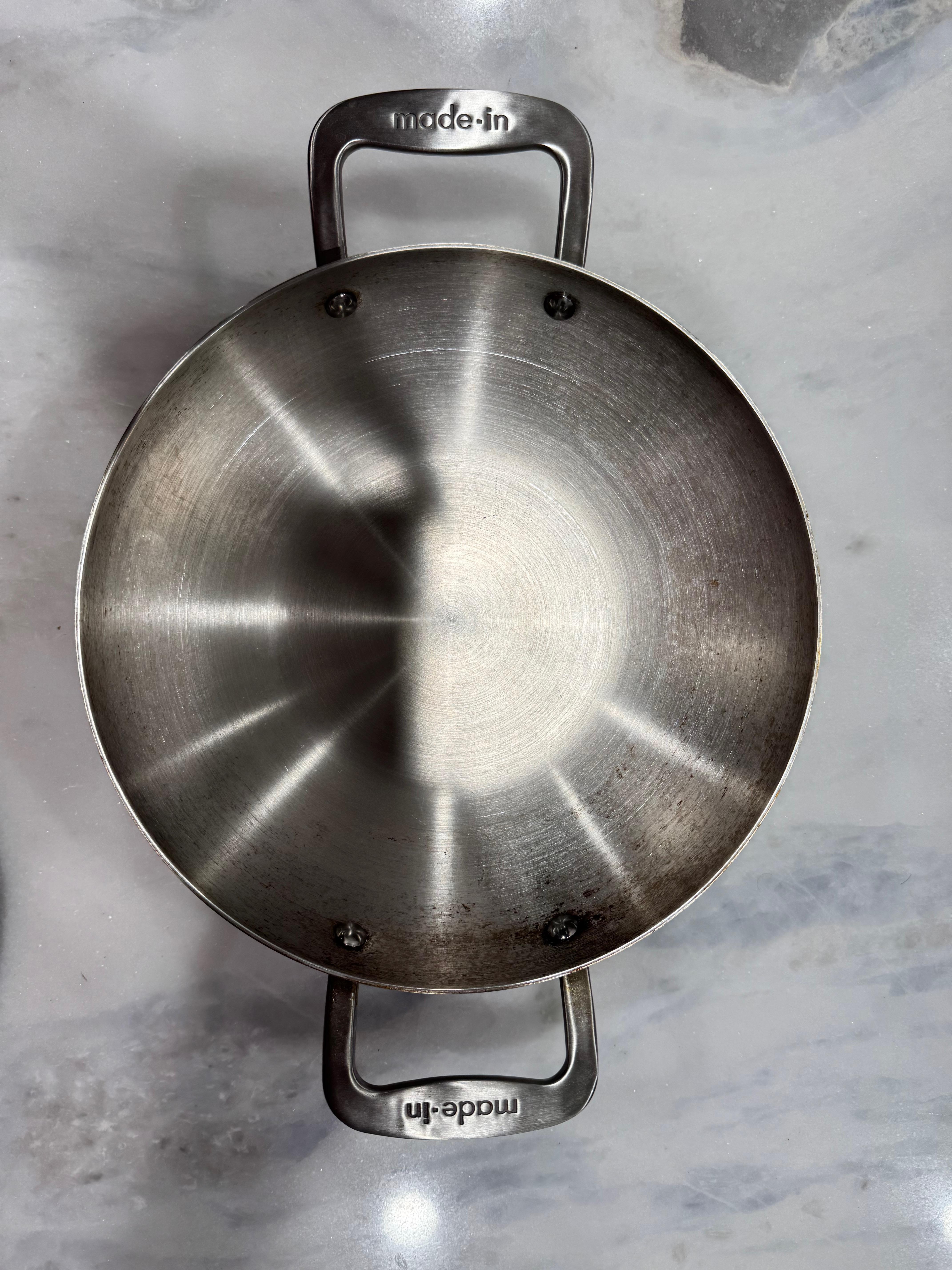 Handle rivets caught food