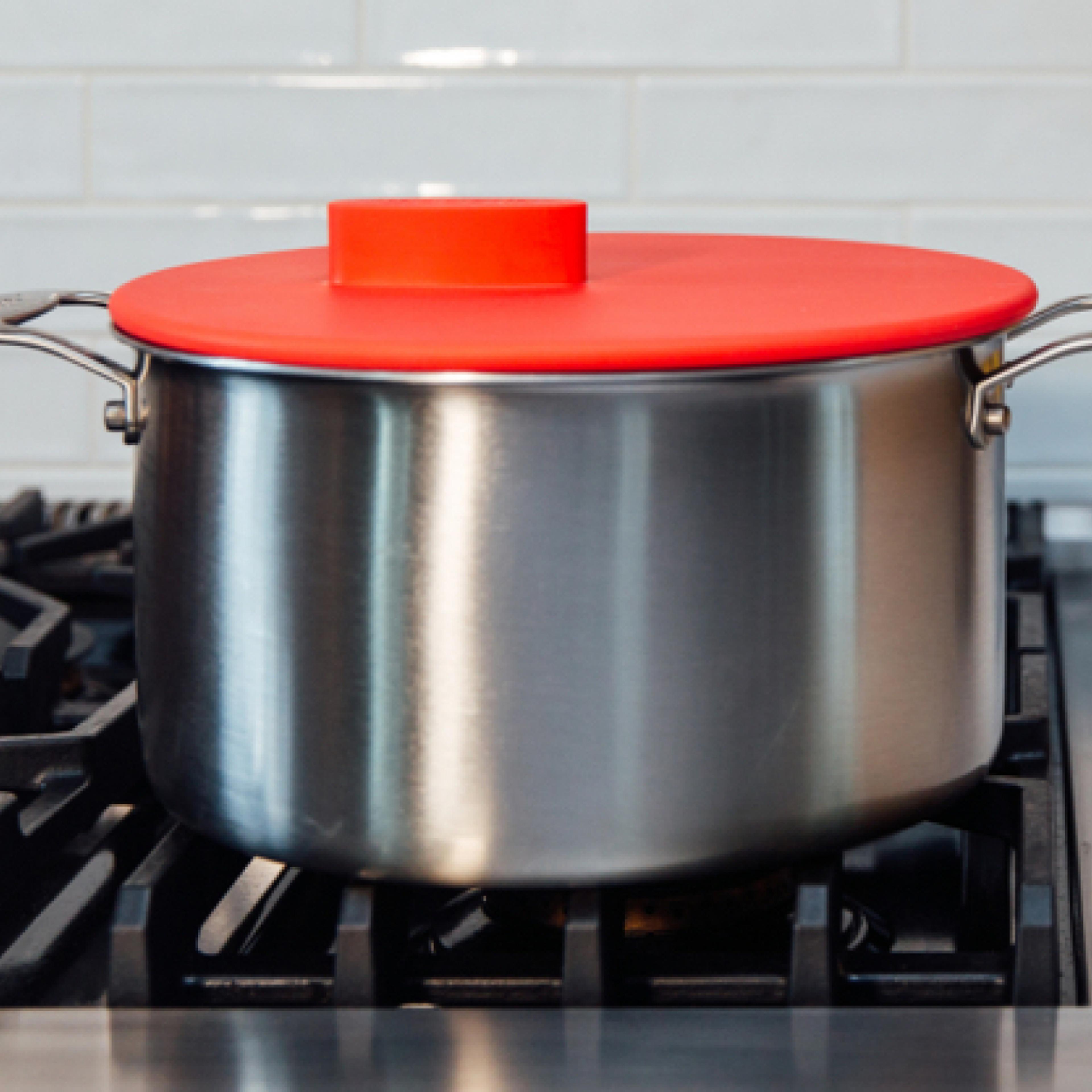 made-in-factory-seconds-silicone-universal-lid-fits-multiple-pan-sizes image 2