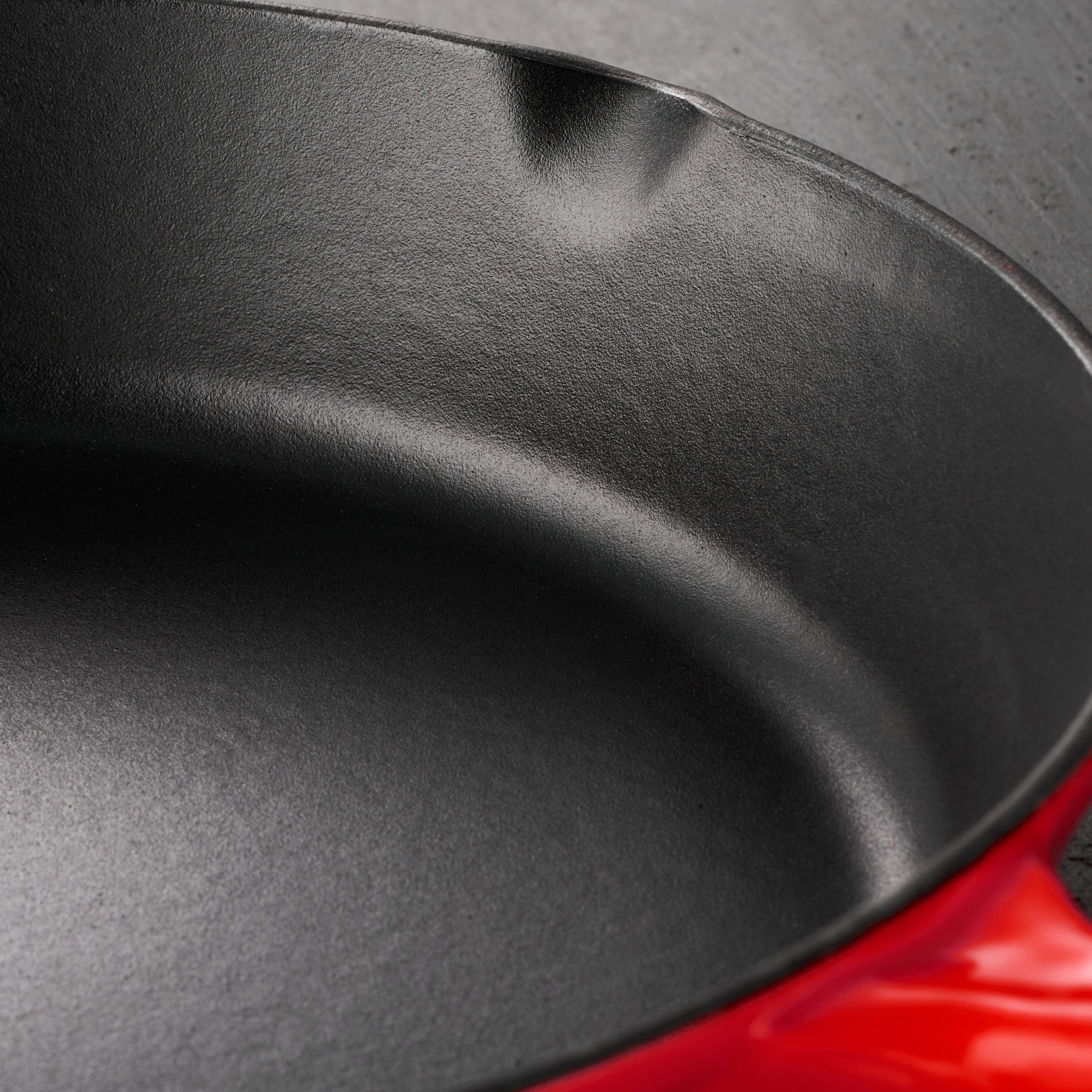 tramontina-bestow-10-inch-enameled-cast-iron-skillet-gradated-red-no-seasoning-r image 4