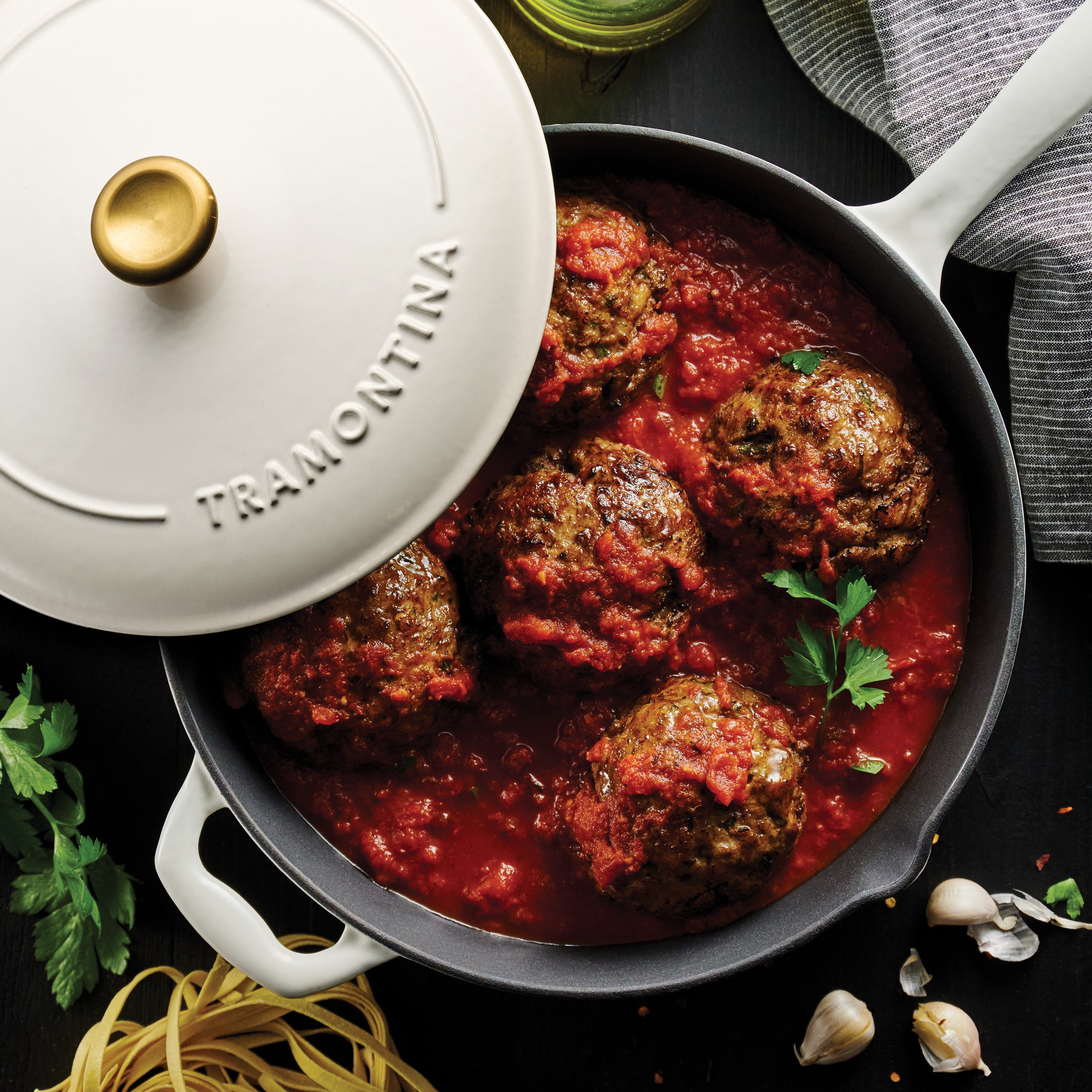 tramontina-bestow-12-inch-enameled-cast-iron-skillet-with-lid image 2
