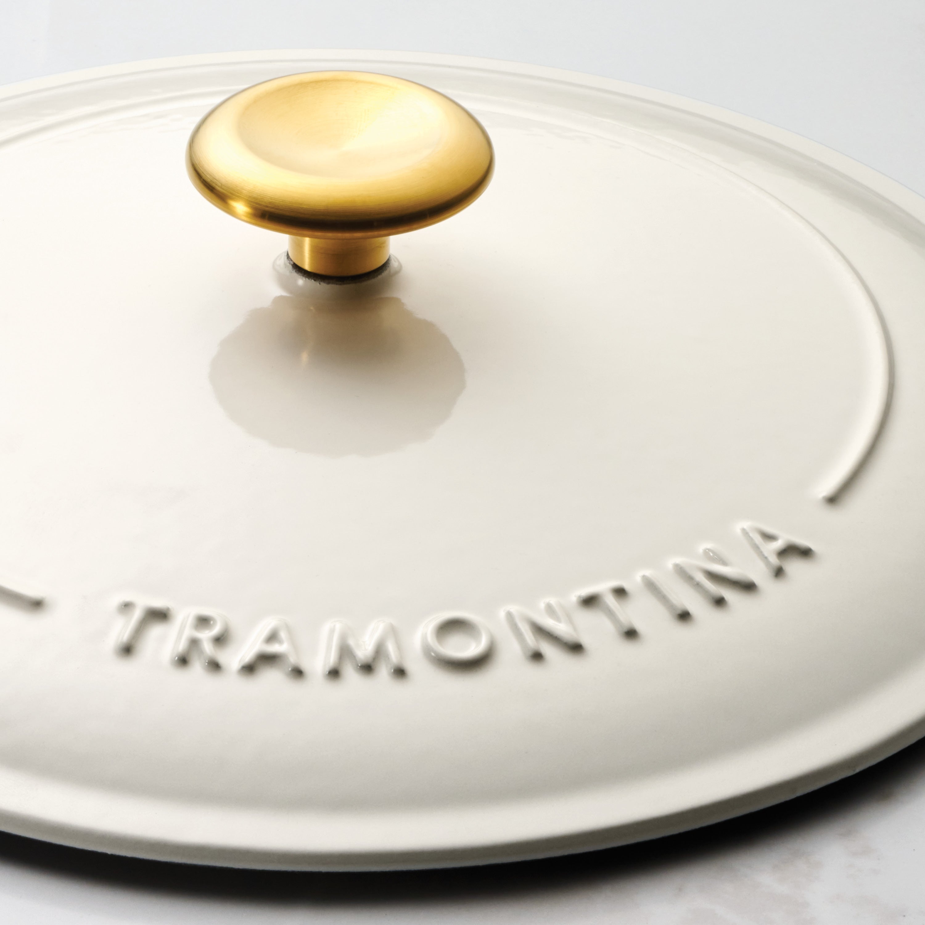 tramontina-bestow-12-inch-enameled-cast-iron-skillet-with-lid image 3