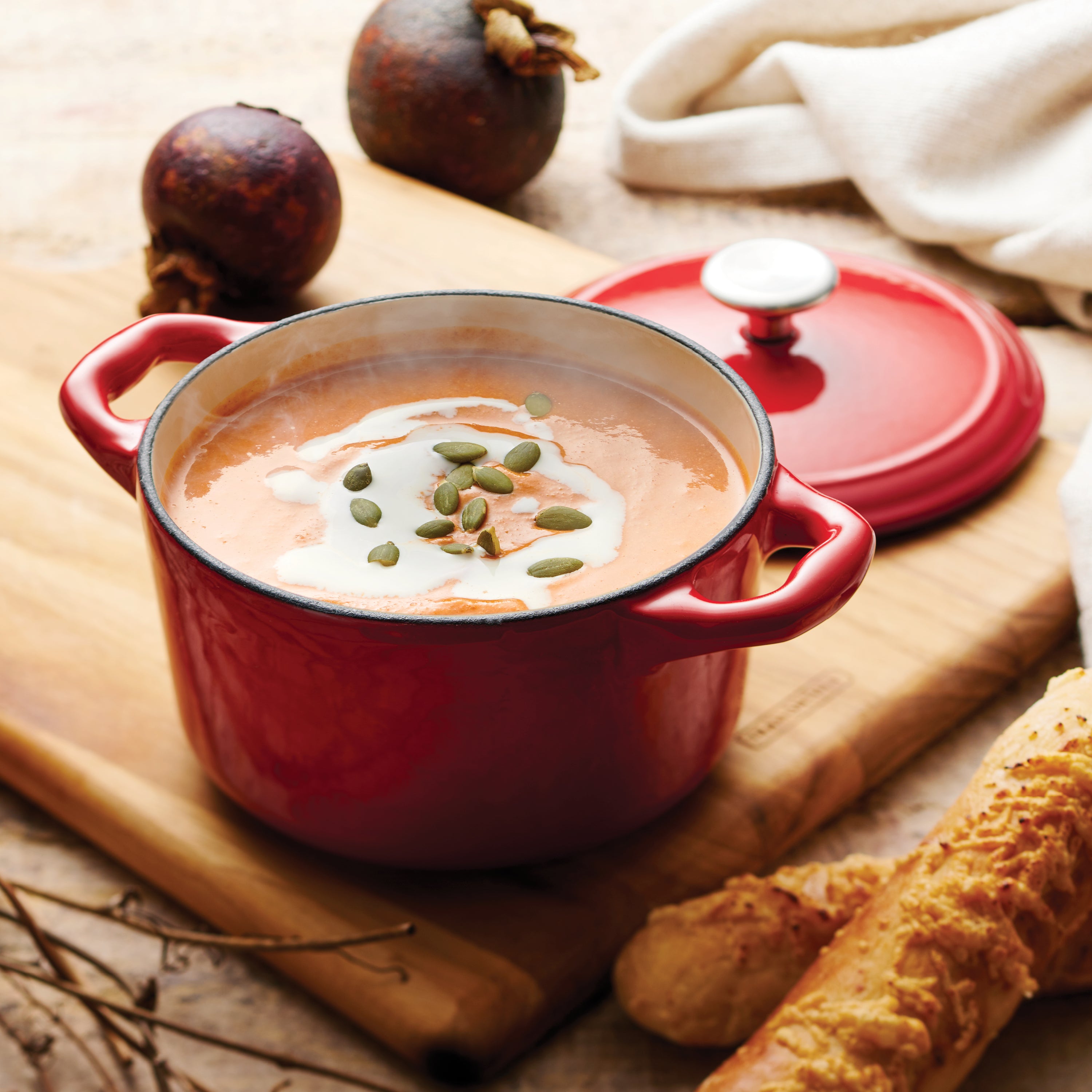 tramontina-bestow-24-oz-enameled-cast-iron-covered-small-cocotte-gradated-red-mi image 4