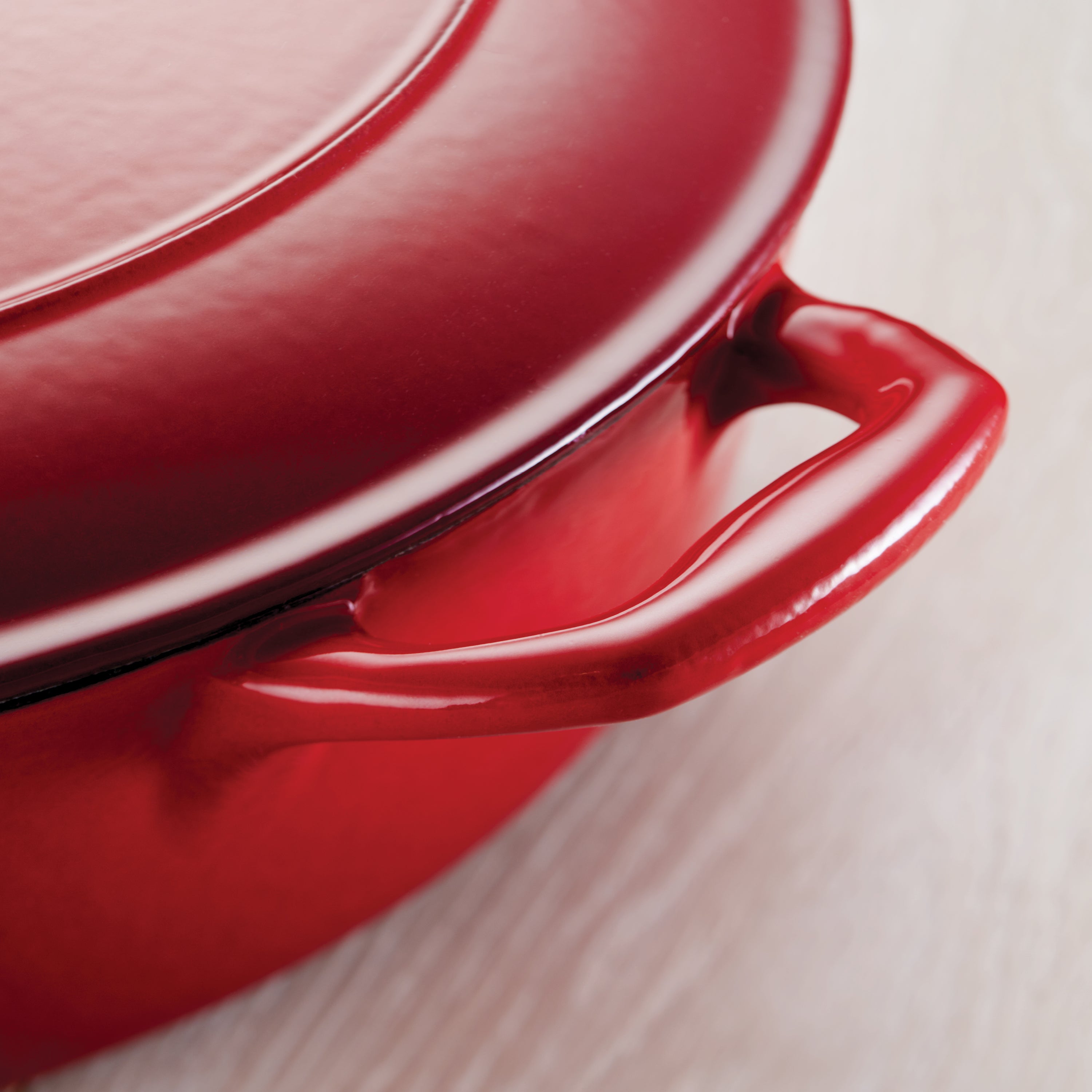 tramontina-bestow-3-qt-enameled-cast-iron-covered-saucier-gradated-red image 3