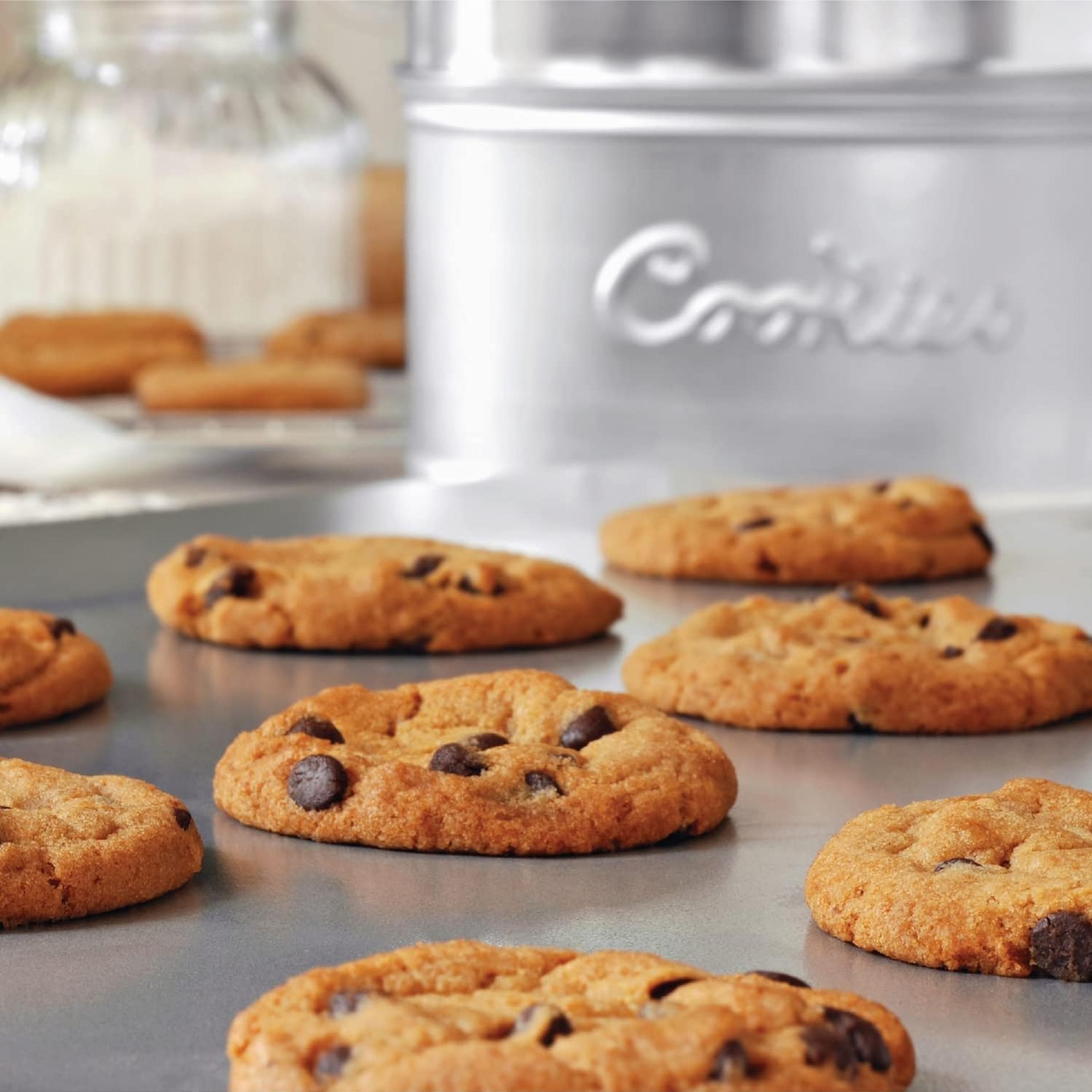 baker-s-secret-commercial-grade-pure-aluminum-cookie-sheet-16-5-x-11-7-0-8mm-nev image 8