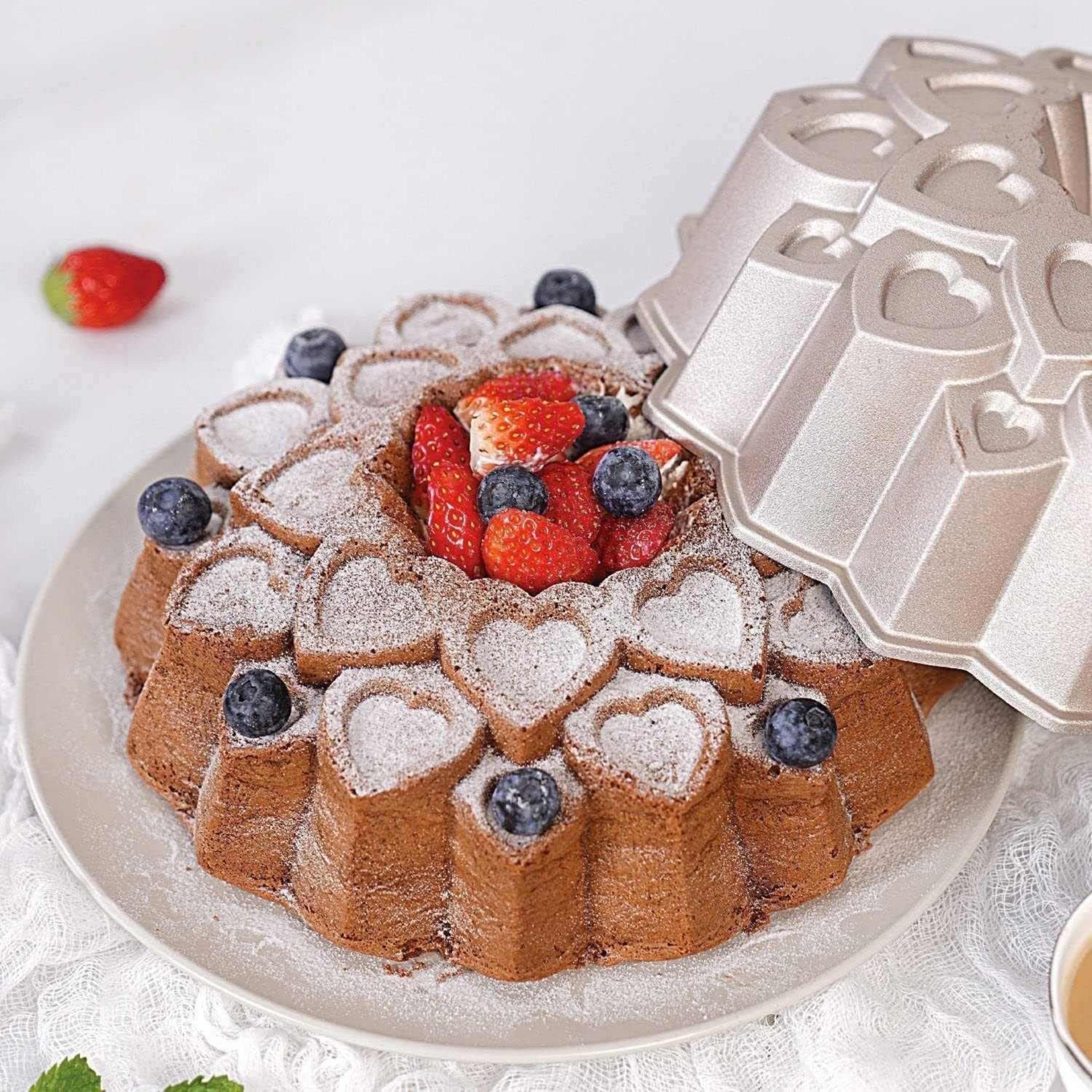 baker-s-secret-amour-non-stick-cast-aluminum-fluted-tube-pan-9-bundt-cake-pan-do image 6