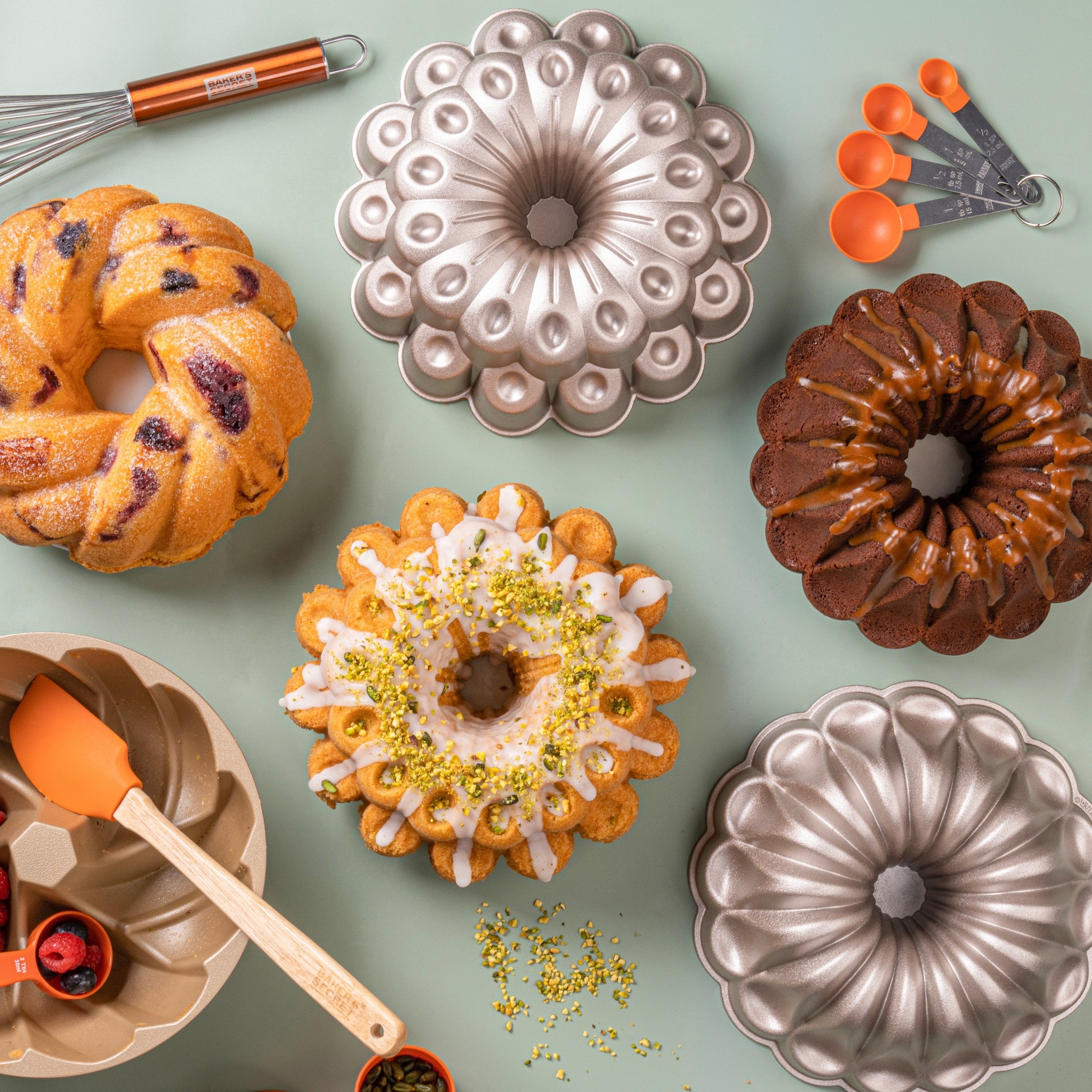 baker-s-secret-4-mini-loves-non-stick-mini-fluted-cake-pan-4-cavity-mini-bundt-b image 6