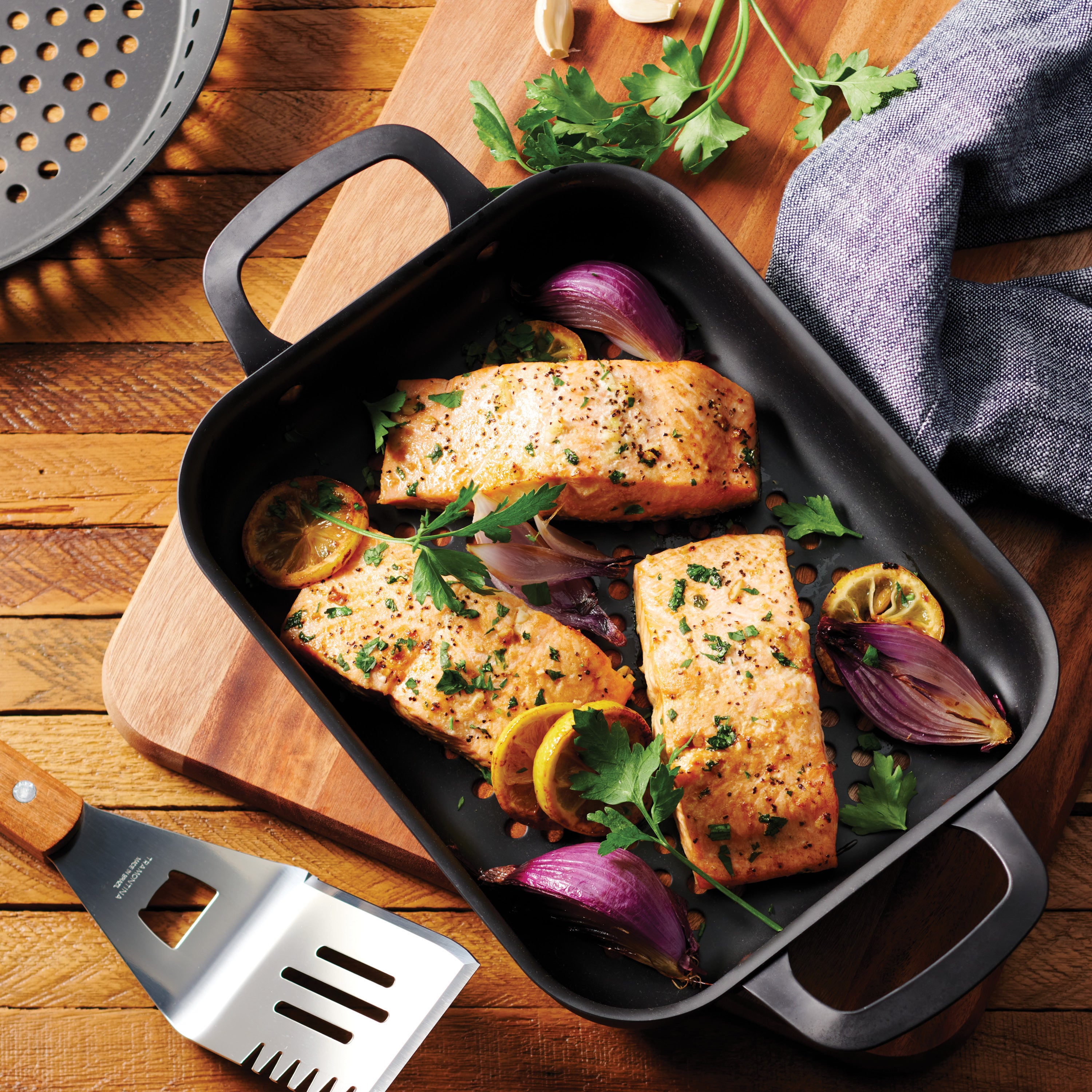 tramontina-churrasco-bbq-11-inch-rectangle-carbon-steel-roaster-grill-pan-heavy- image 5