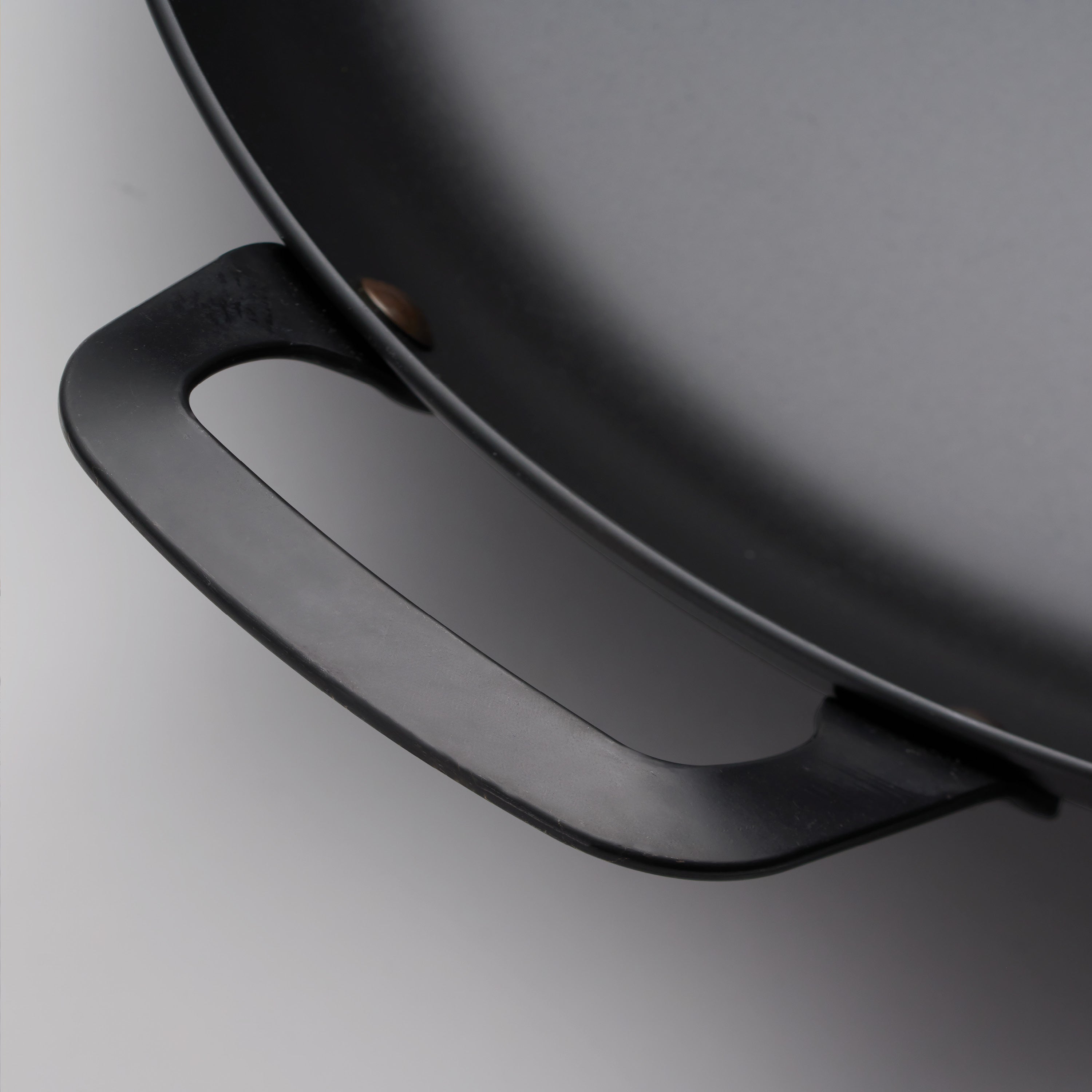 tramontina-churrasco-bbq-15-inch-round-carbon-steel-griddle-pan image 3