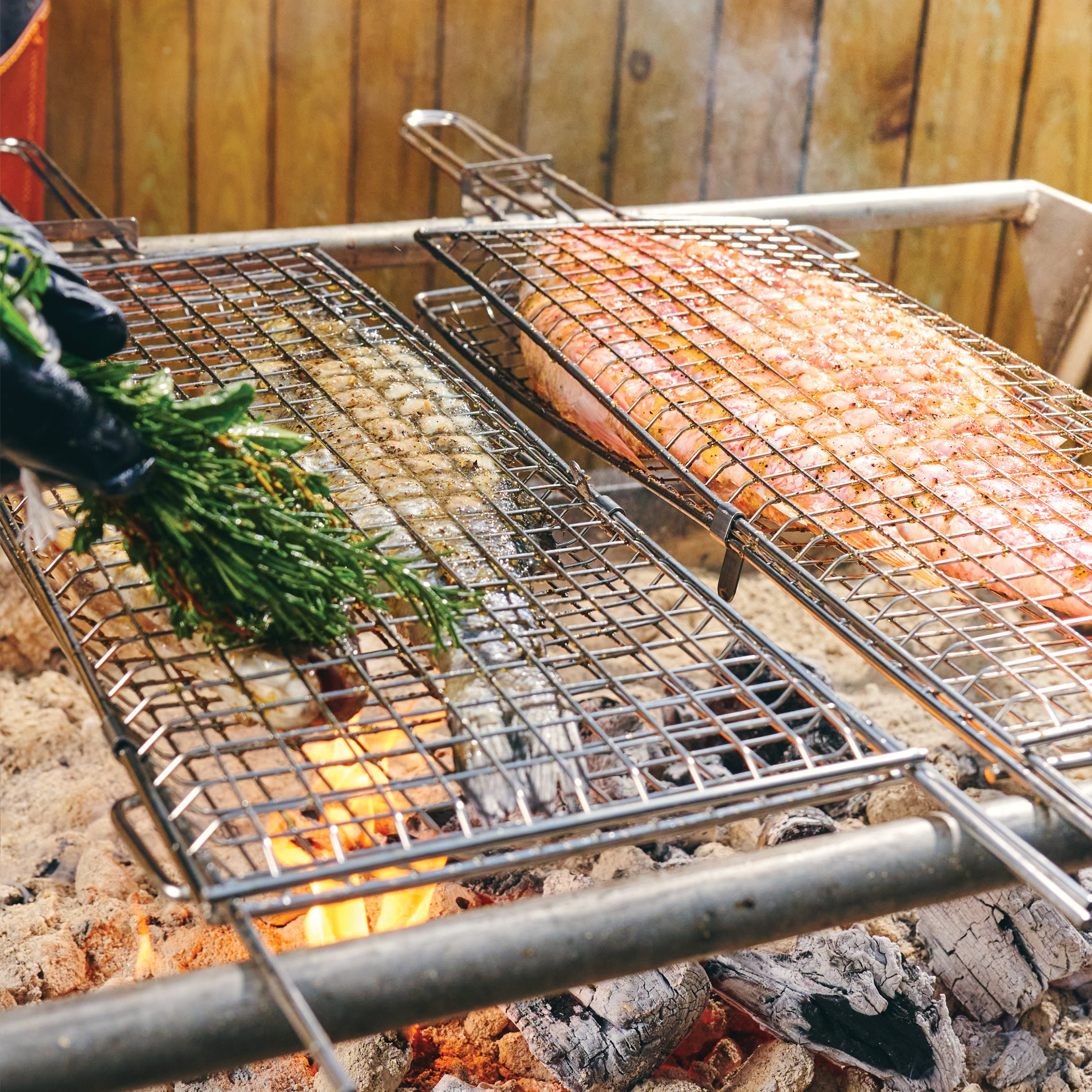 tramontina-churrasco-bbq-18-x-7-inch-stainless-steel-flat-grill-basket-with-curv image 6