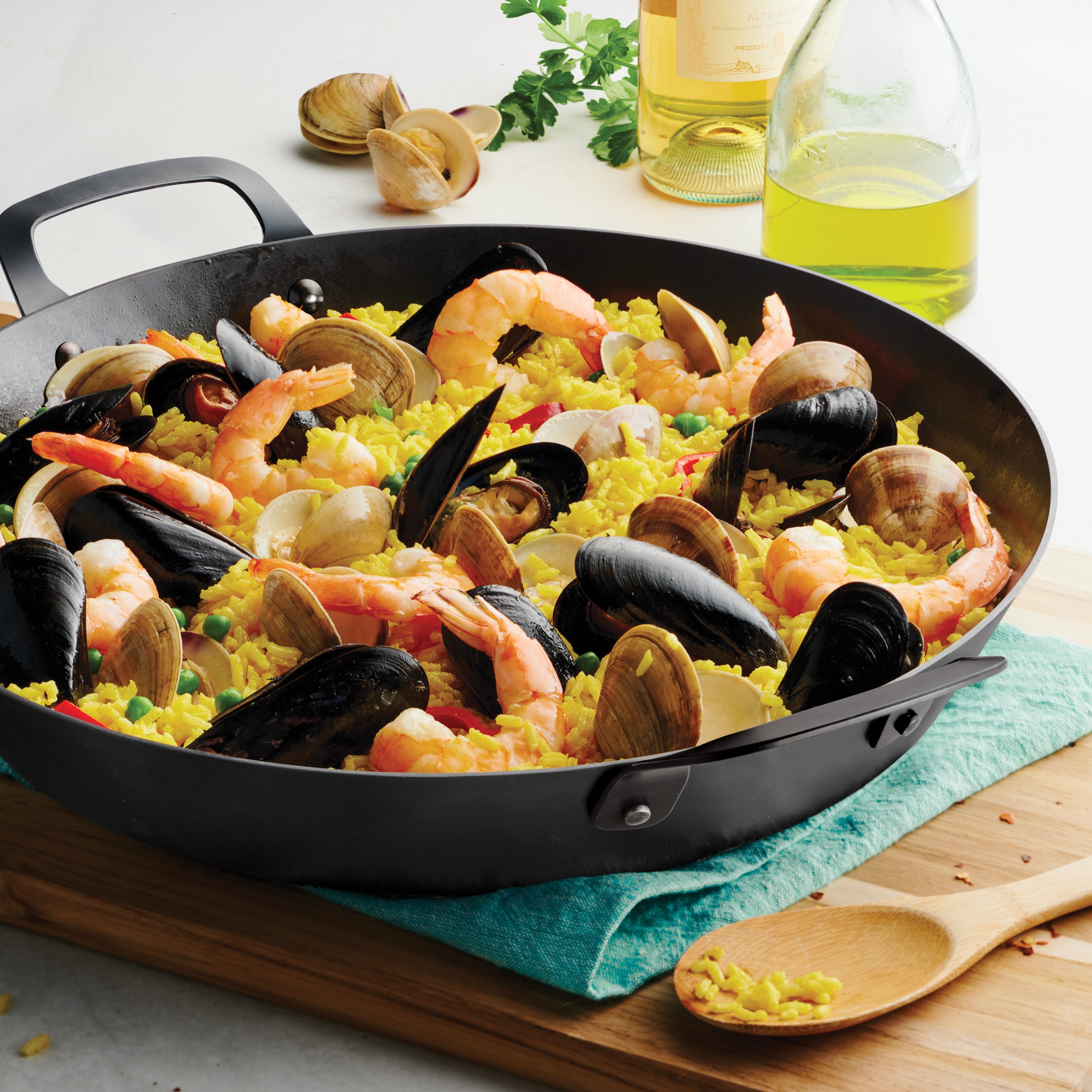 tramontina-ember-15-inch-carbon-steel-paella-pan image 4