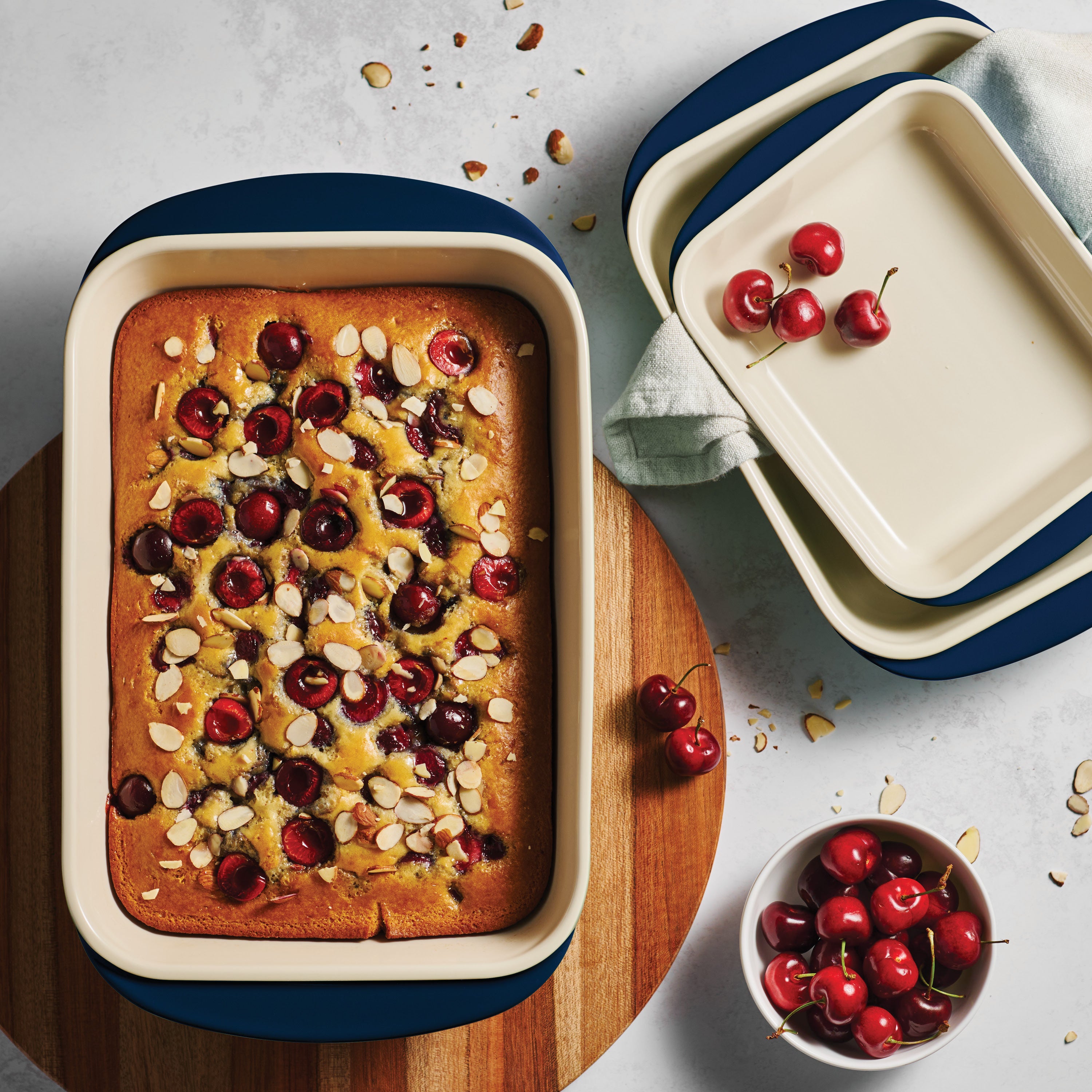 tramontina-mae-3-piece-ceramic-bakeware-set image 2