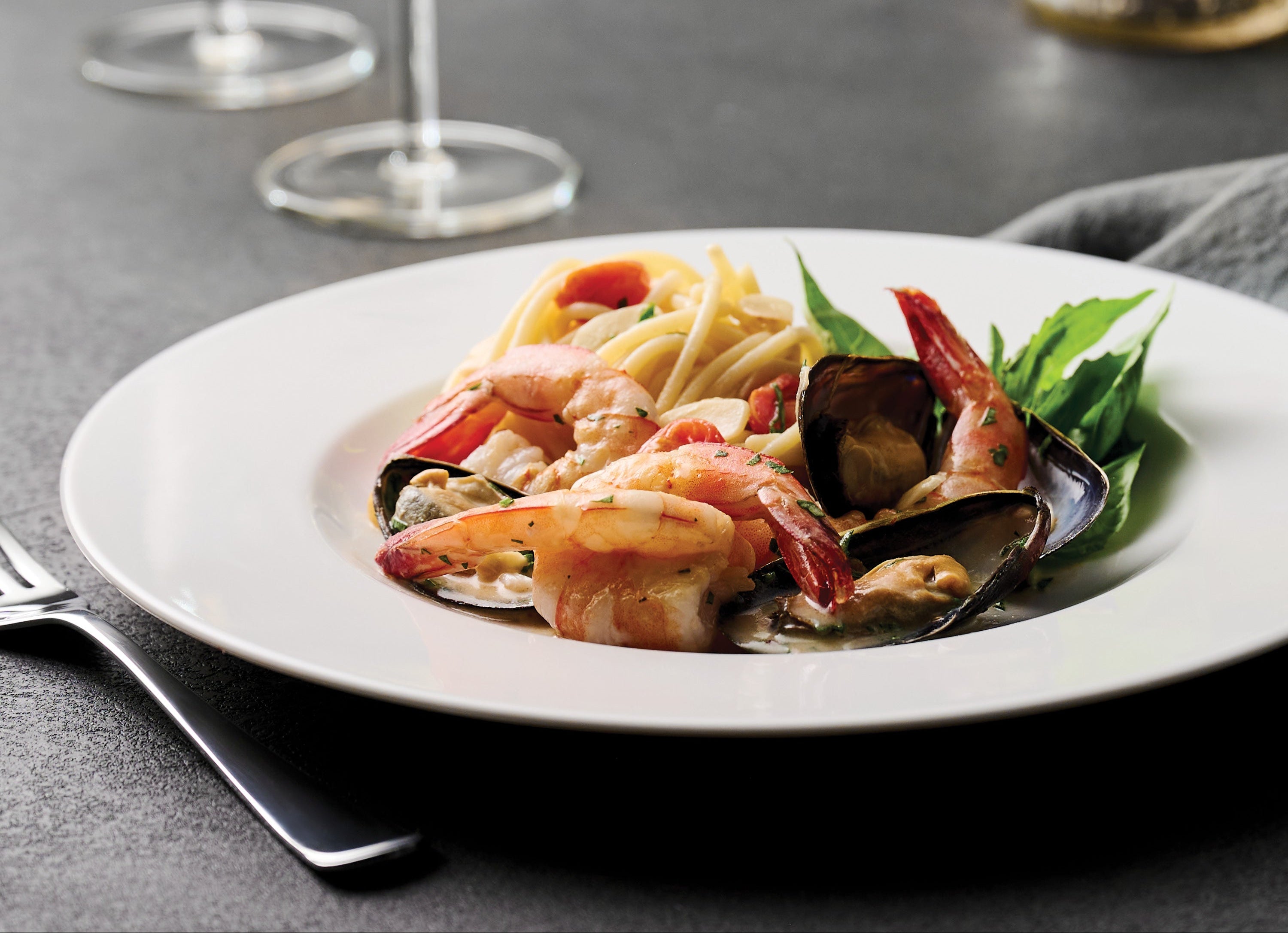 tramontina-maria-augusta-6-piece-porcelain-dinner-plate-set image 3