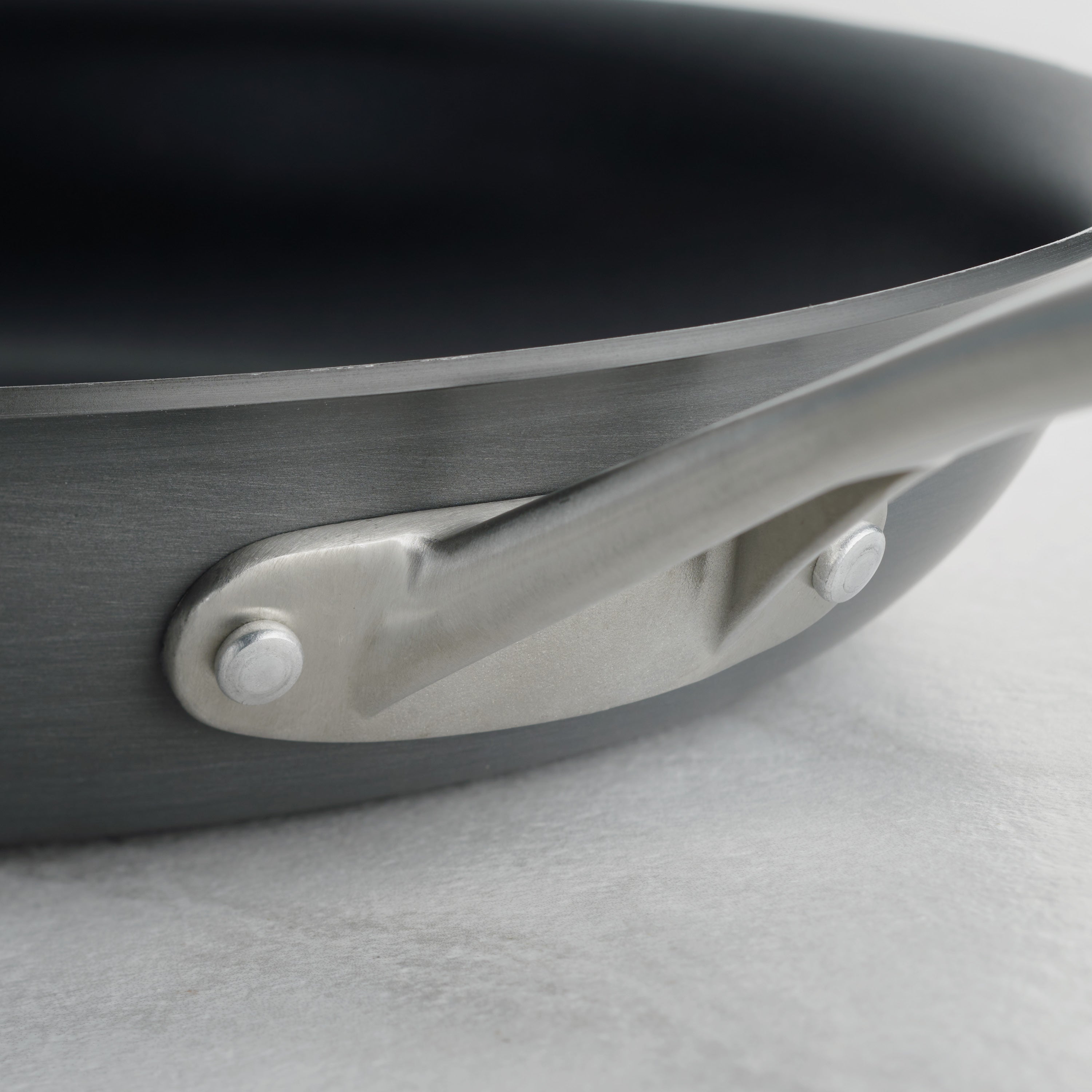 tramontina-onyxpro-hard-anodized-aluminum-fry-pan-heavy-gauge-nonstick-skillet-w image 6