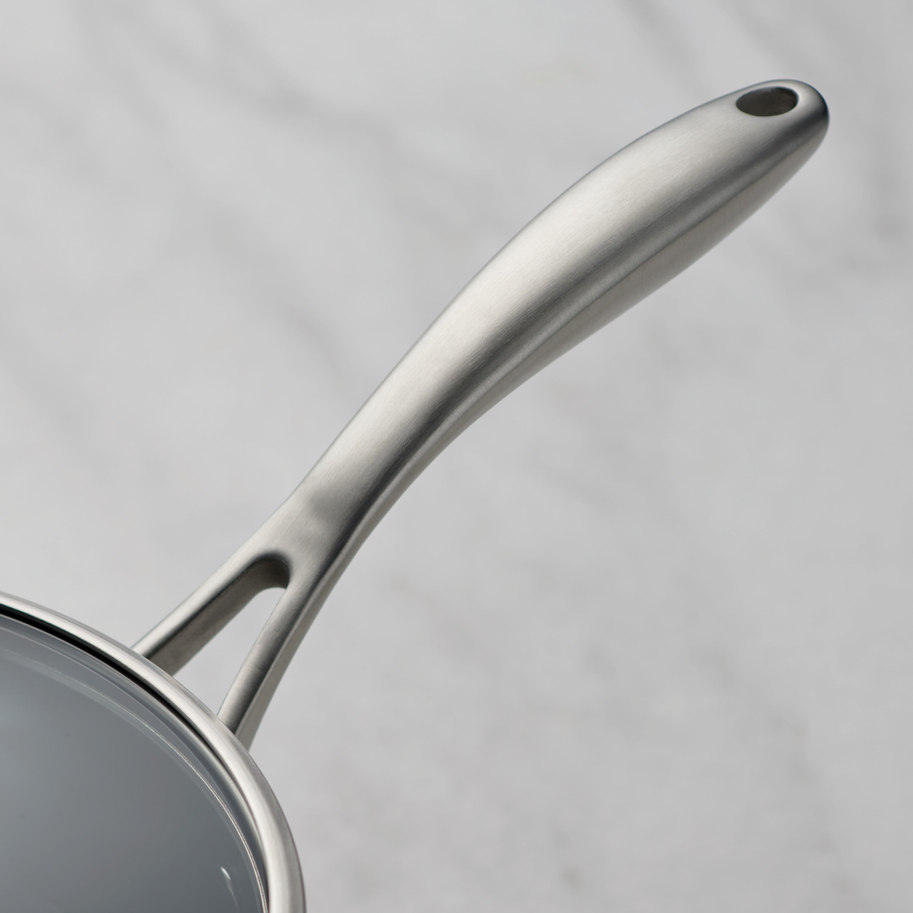 tramontina-onyxpro-hard-anodized-aluminum-covered-sauce-pan image 4