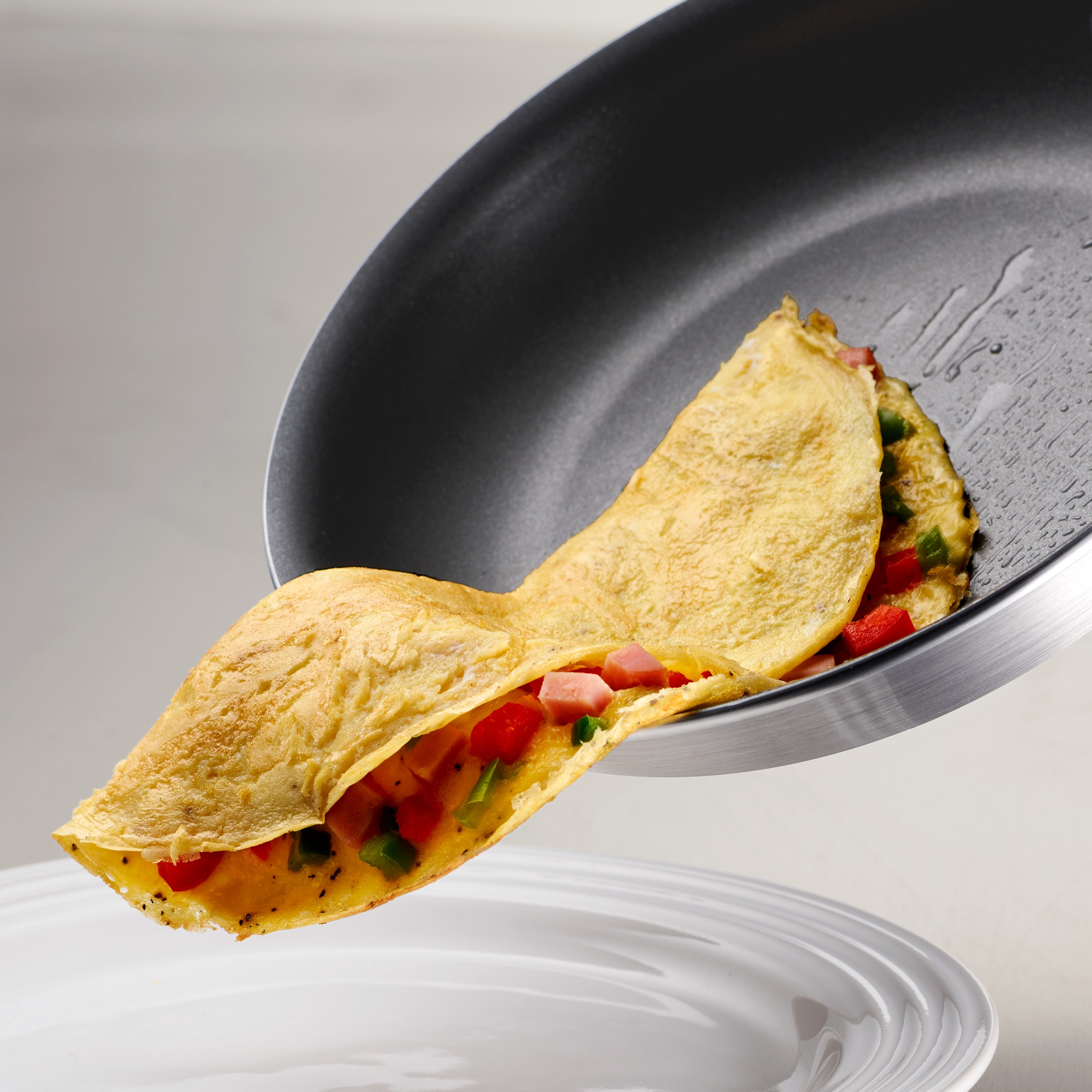 tramontina-fusion-aluminum-nonstick-fry-pan-with-rivet-free-interior-and-soft-gr image 8