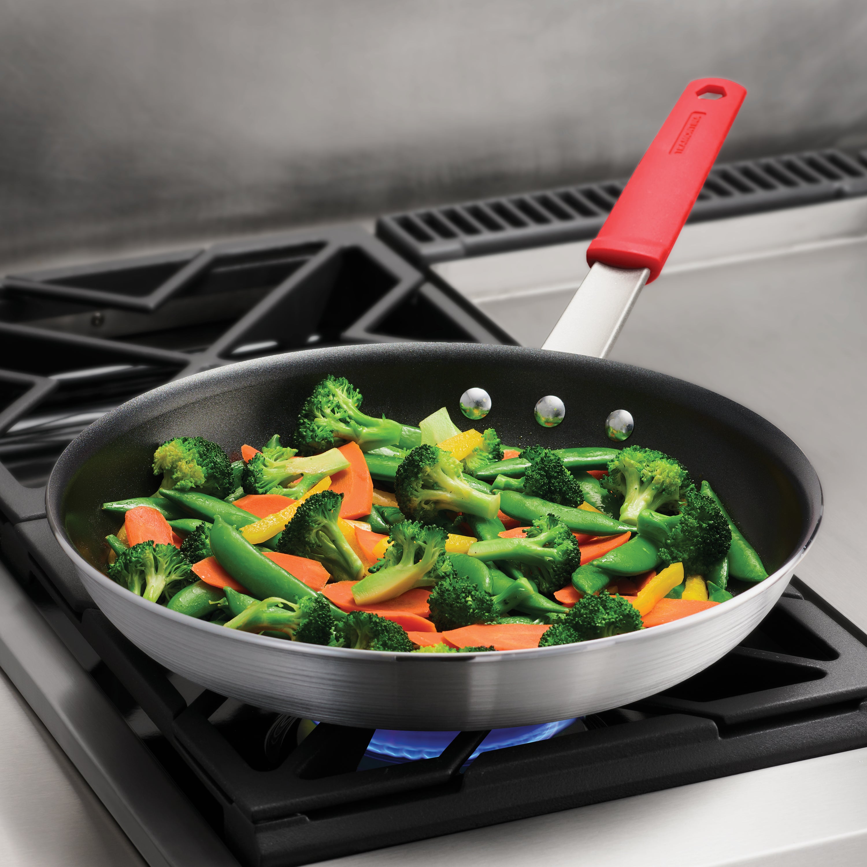 tramontina-professional-nonstick-fry-pan-heavy-gauge-aluminum image 2