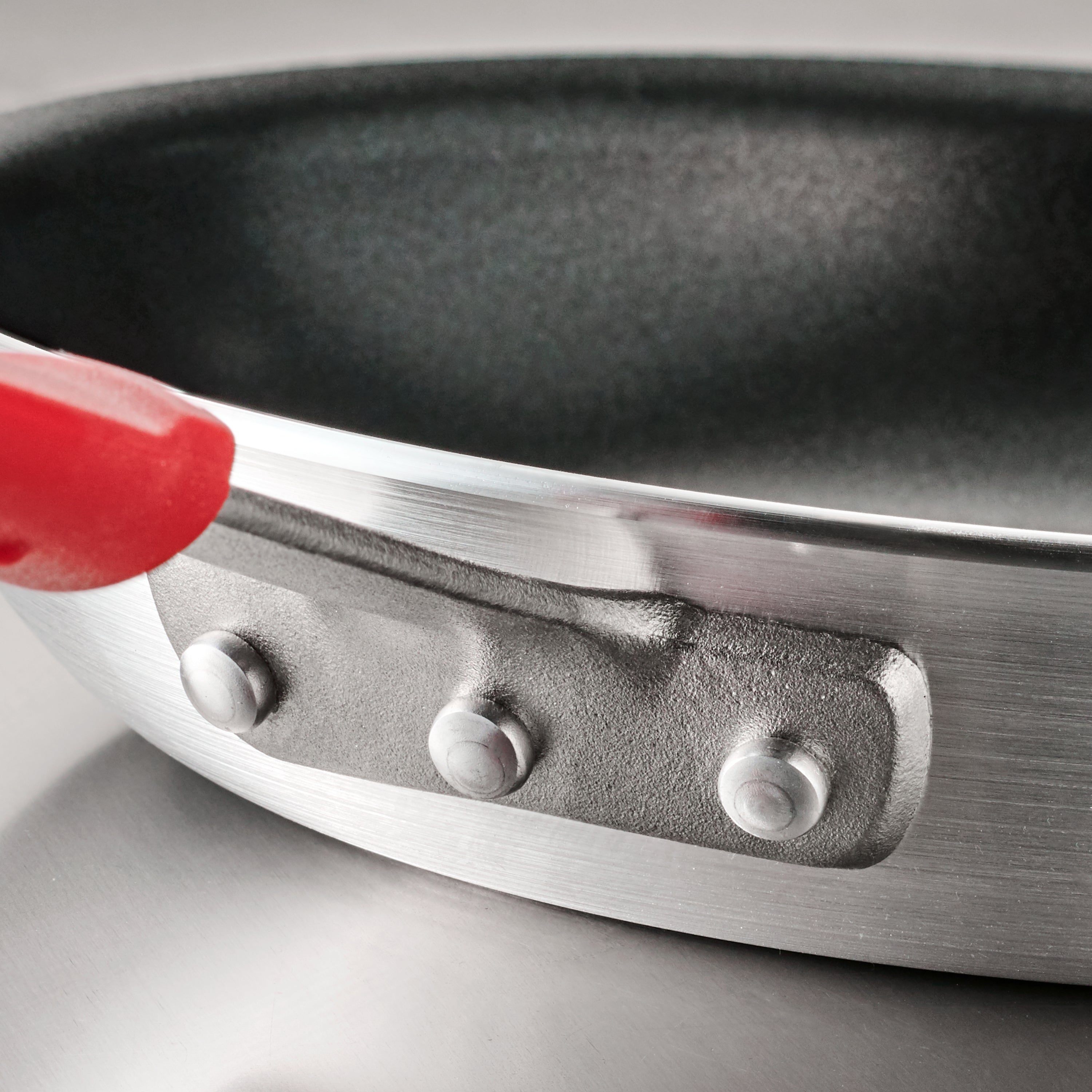 tramontina-professional-nonstick-fry-pan-heavy-gauge-aluminum image 6