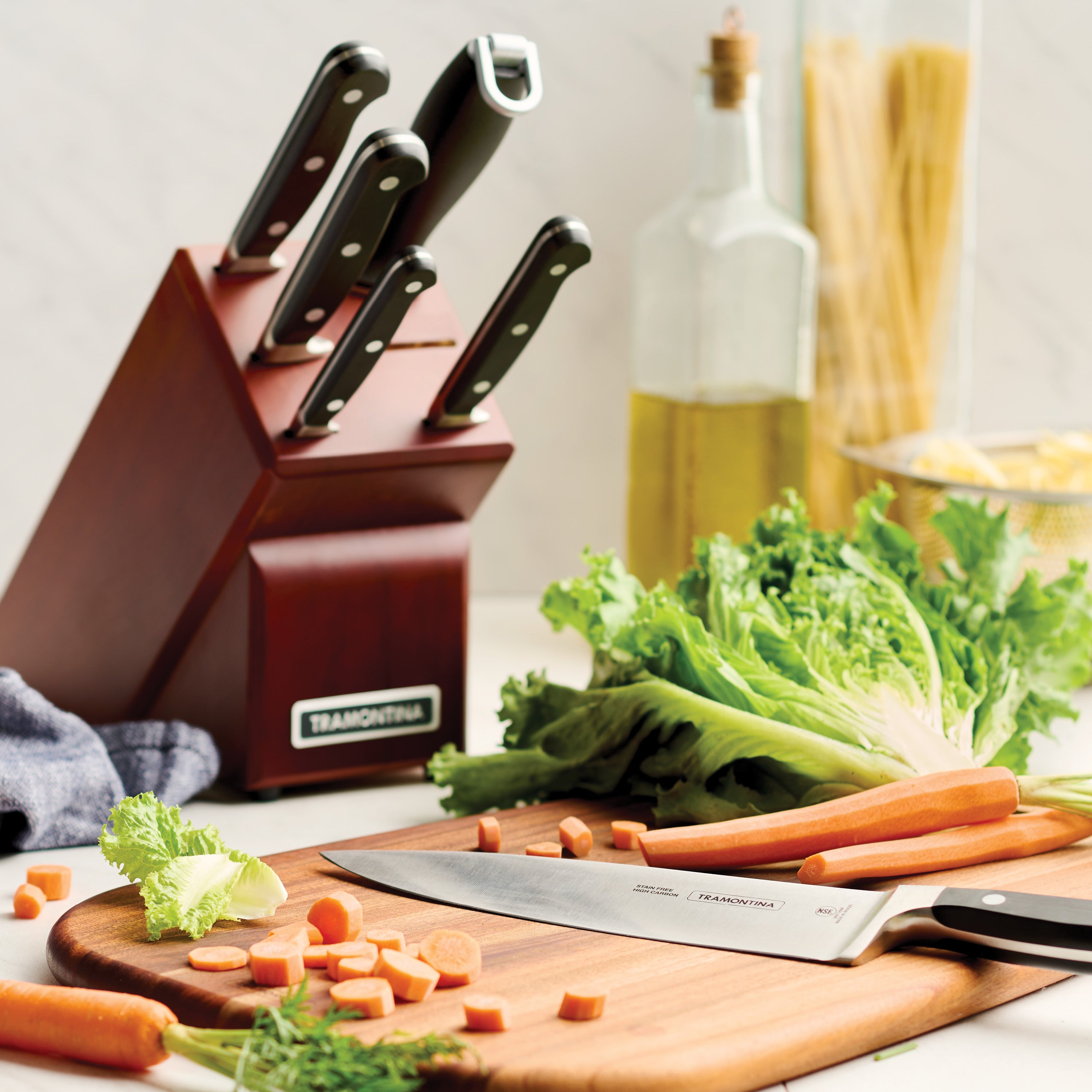 tramontina-professional-forged-7-piece-knife-set-with-hardwood-counter-block image 2