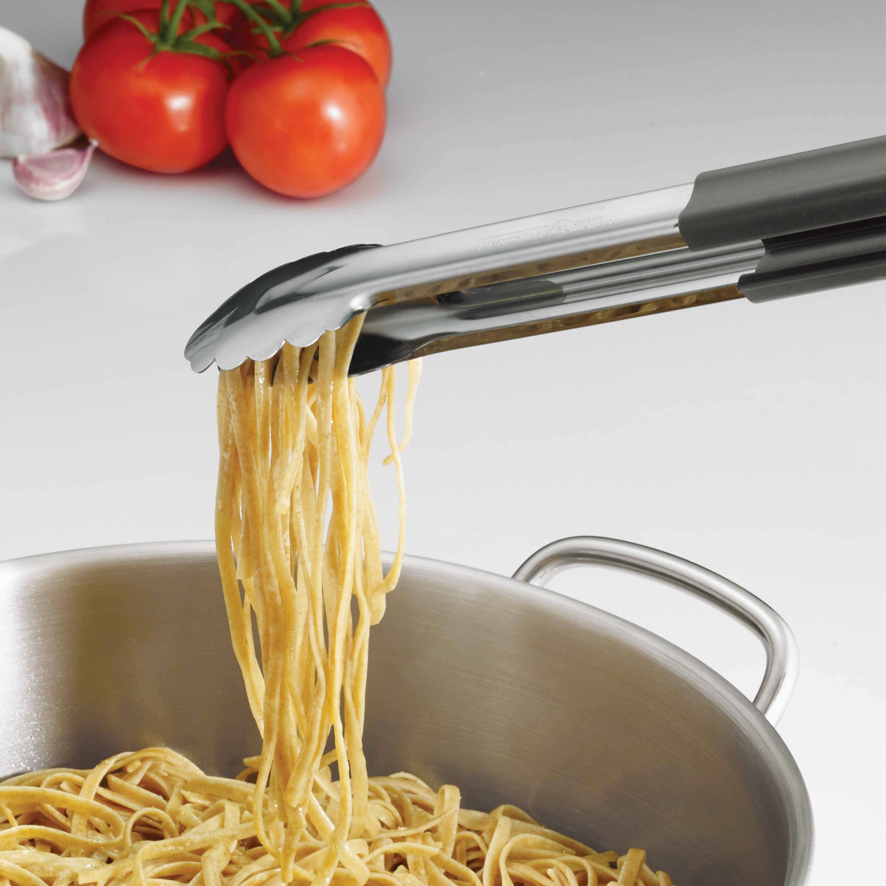 tramontina-pro-line-4-pack-kitchen-tongs-2x-9-5-inch-and-2x-12-inch-heat-resista image 2
