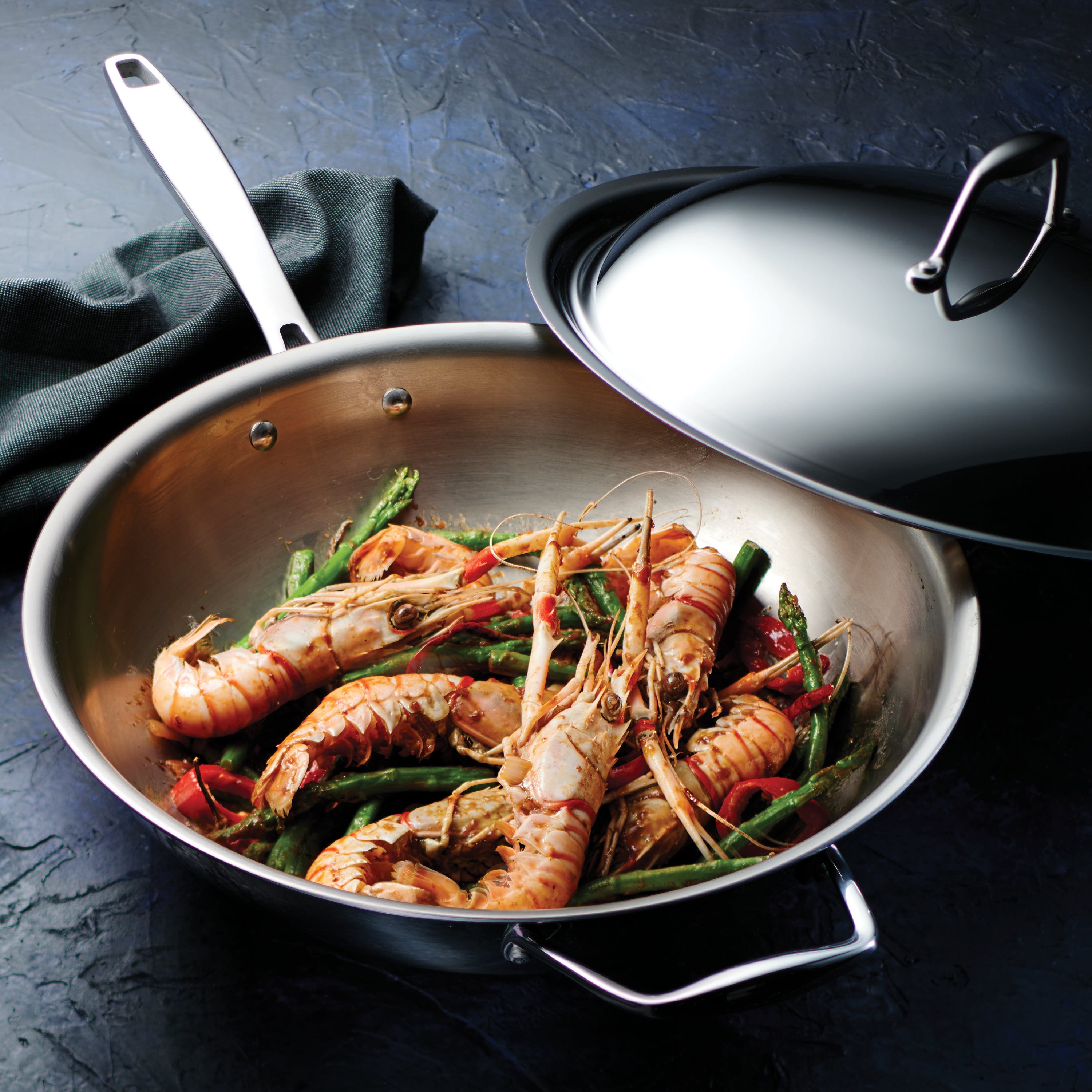tramontina-signature-12-5-inch-tri-ply-clad-stainless-steel-wok image 7