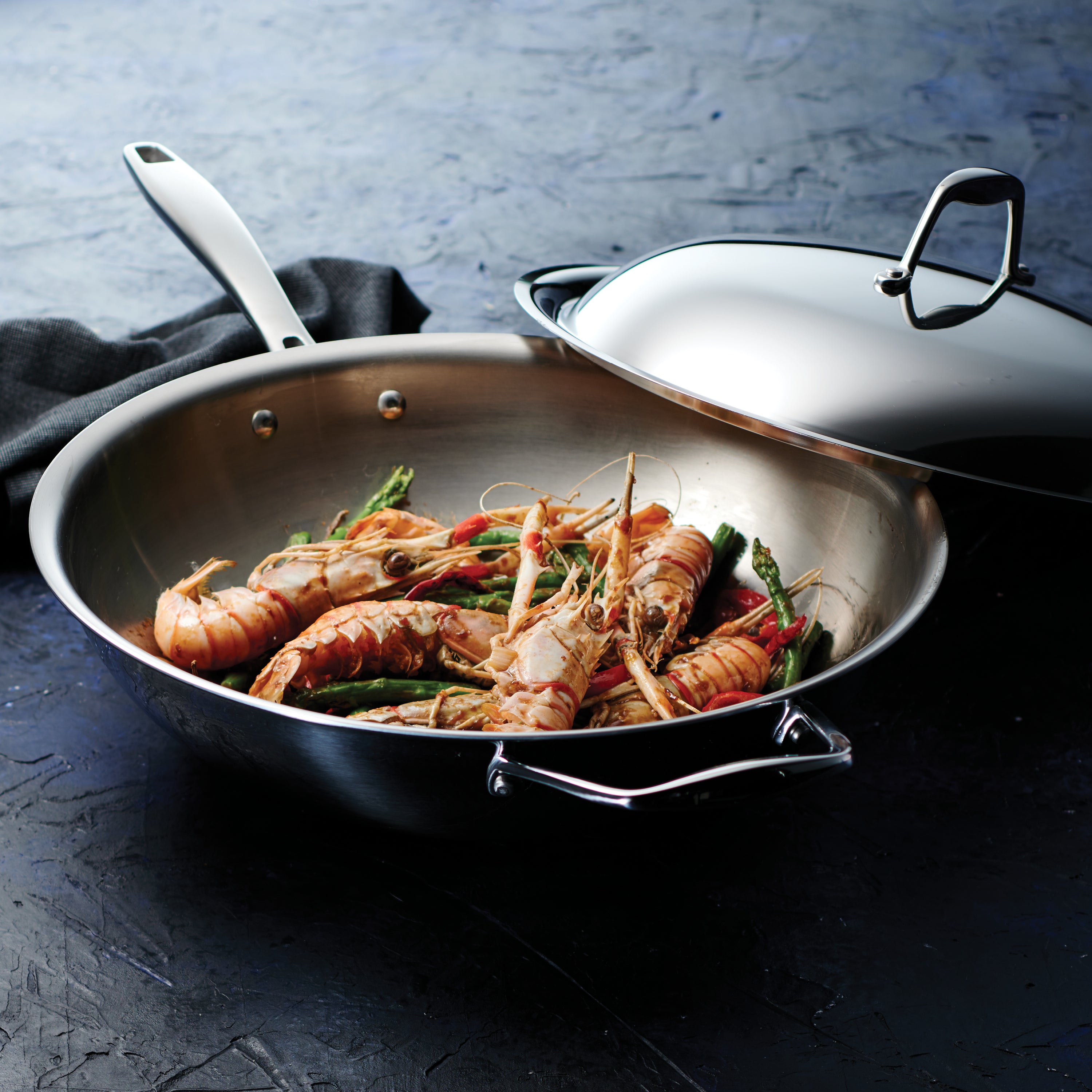 tramontina-signature-12-5-inch-tri-ply-clad-stainless-steel-wok image 3