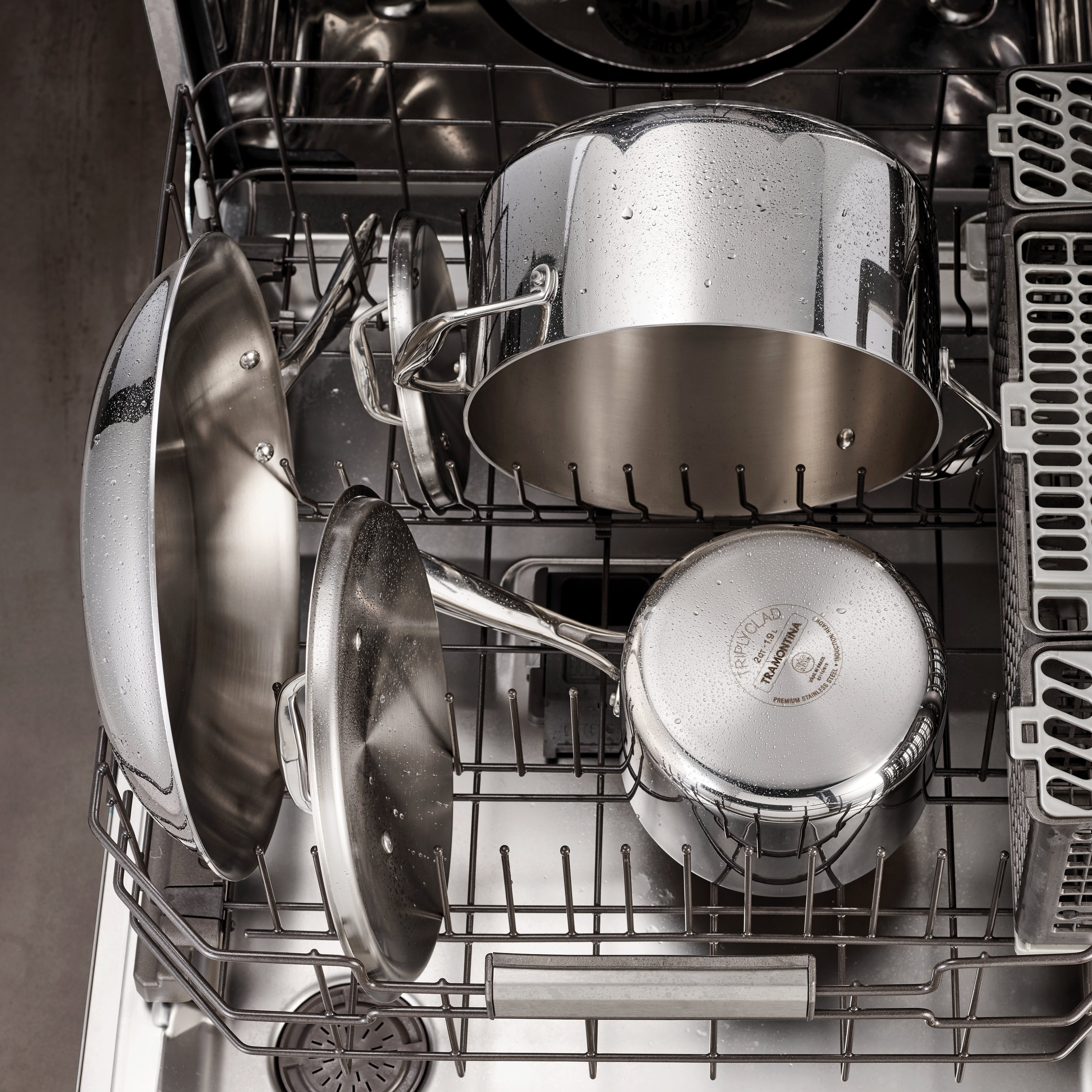tramontina-signature-3-quart-tri-ply-clad-stainless-steel-covered-deep-saute-pan image 3
