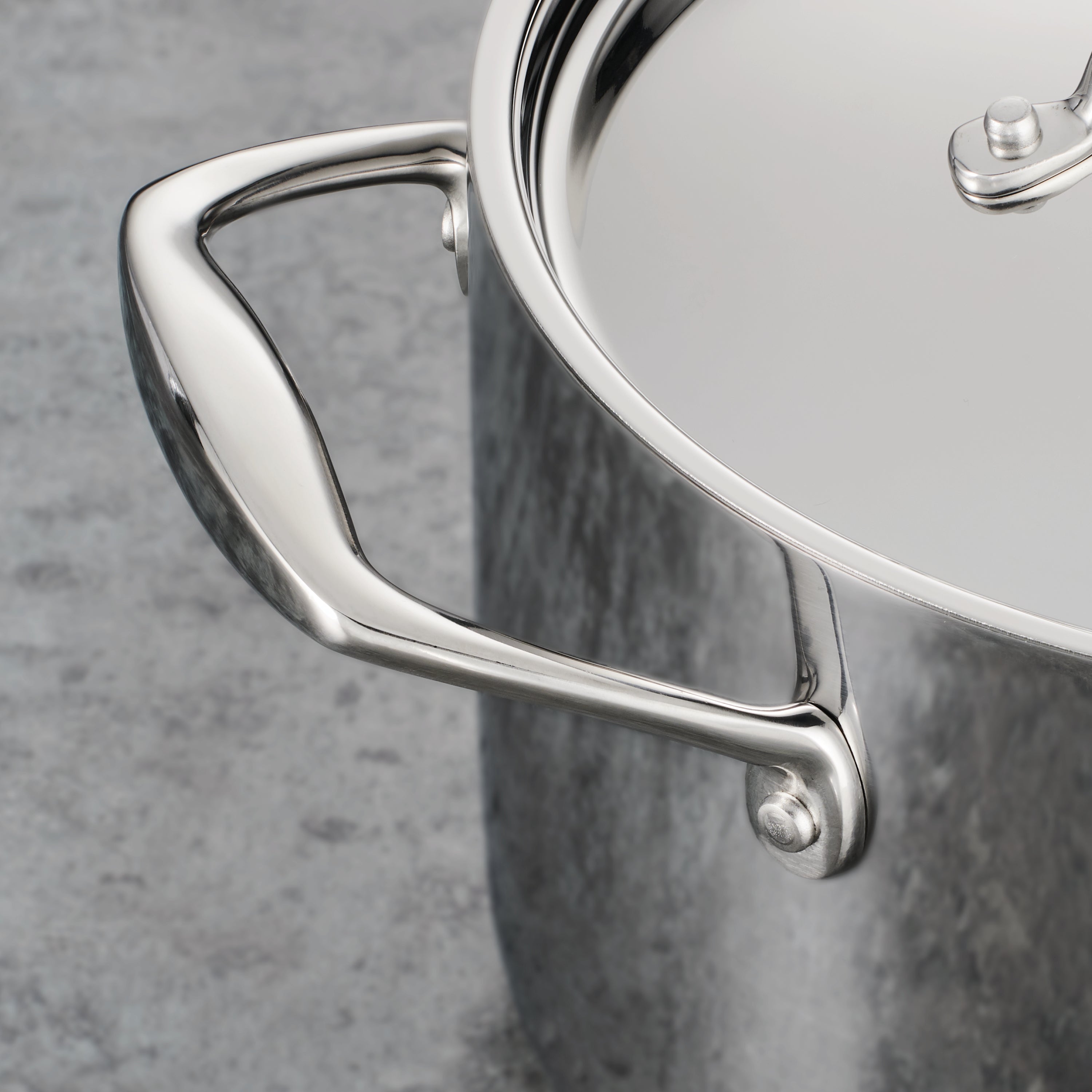 tramontina-signature-5-quart-tri-ply-clad-stainless-steel-covered-dutch-oven-alu image 5