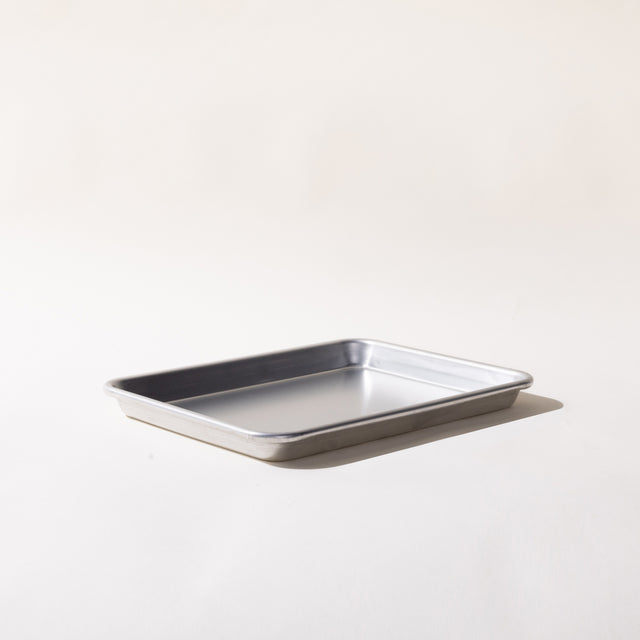 made-in-sheet-pan-professional-grade-non-stick-aluminum-half-sheet-baking-pan image 3